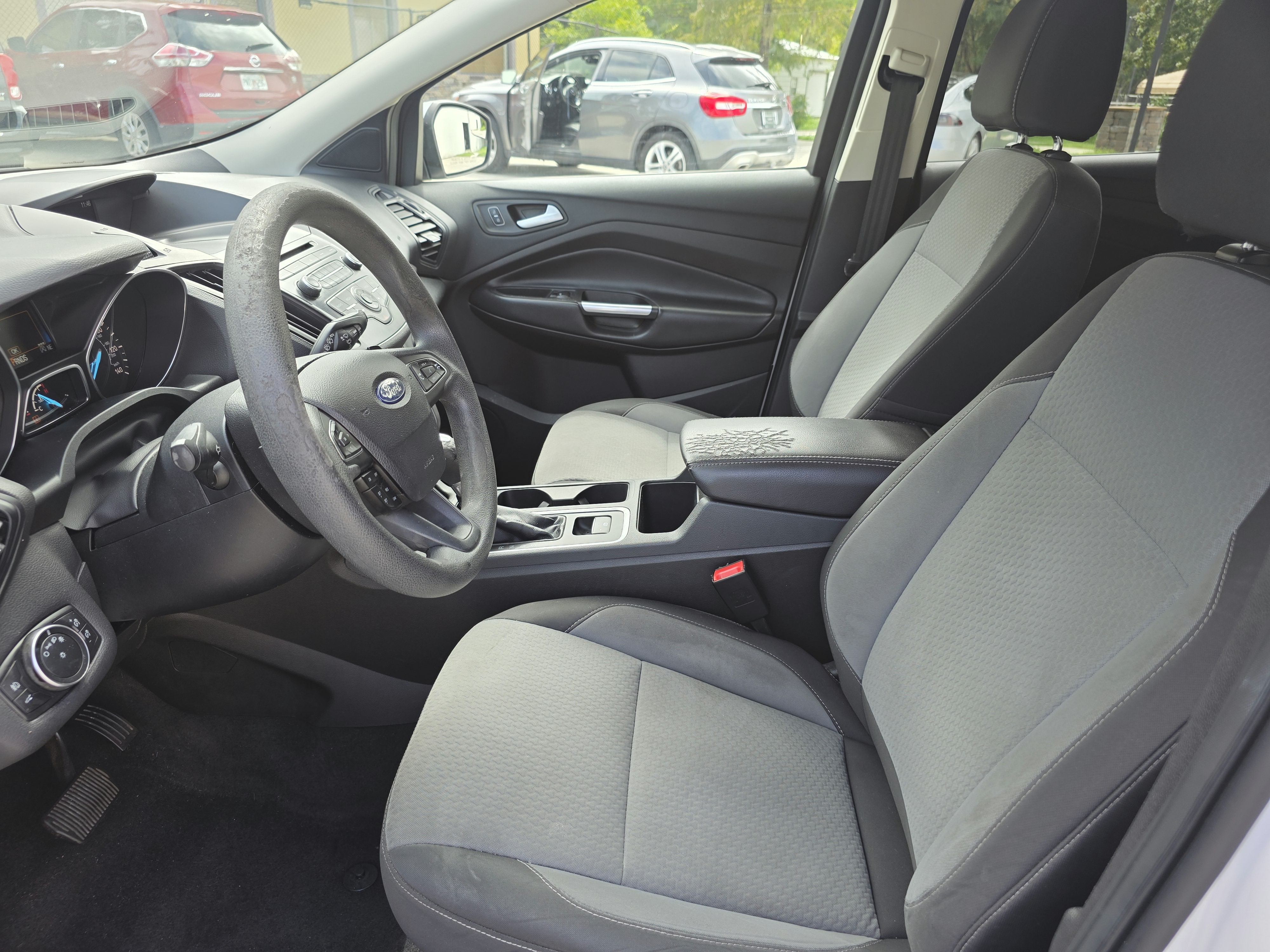 2017 Ford Escape thumbnail 16
