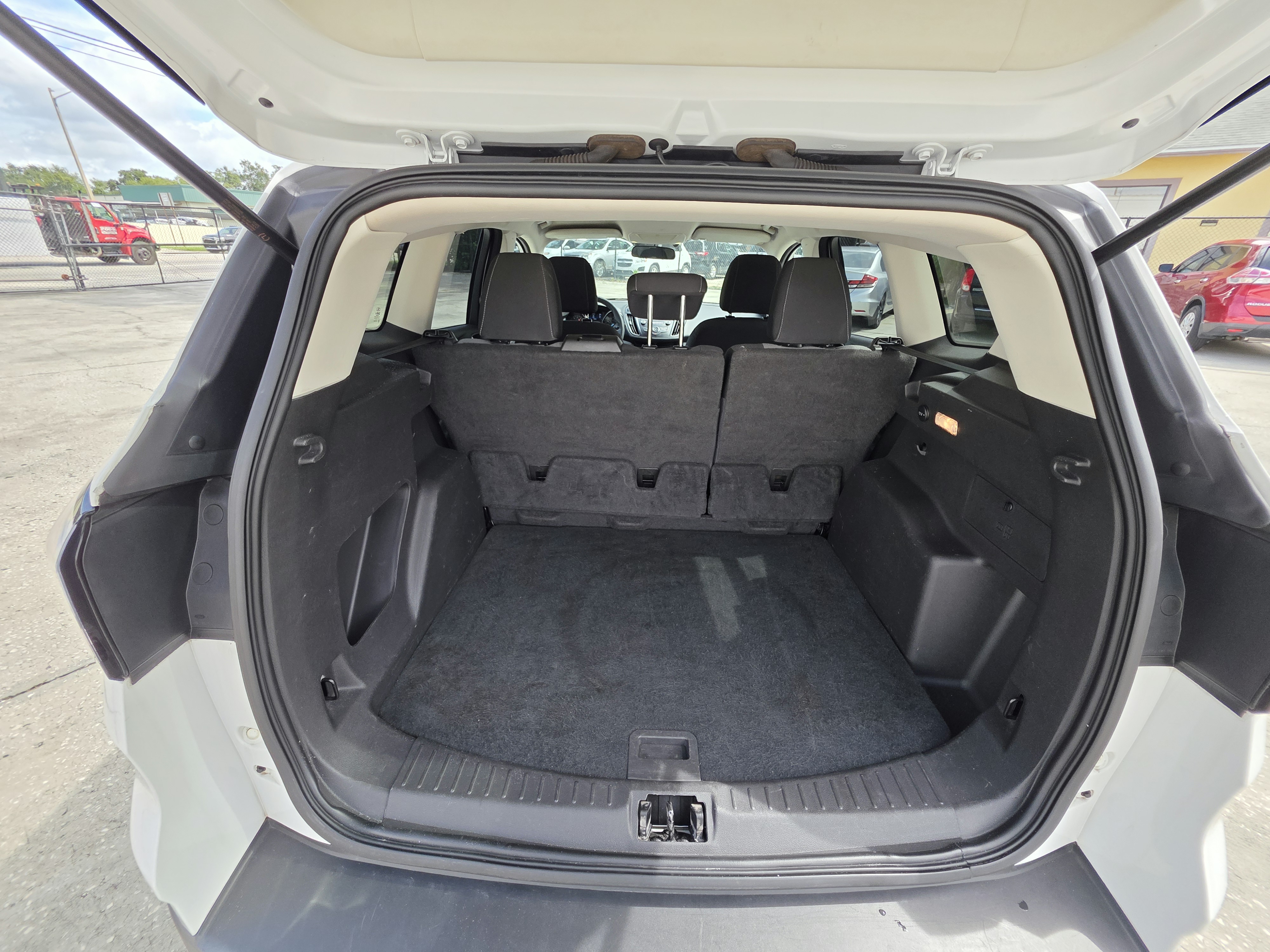 2017 Ford Escape thumbnail 10