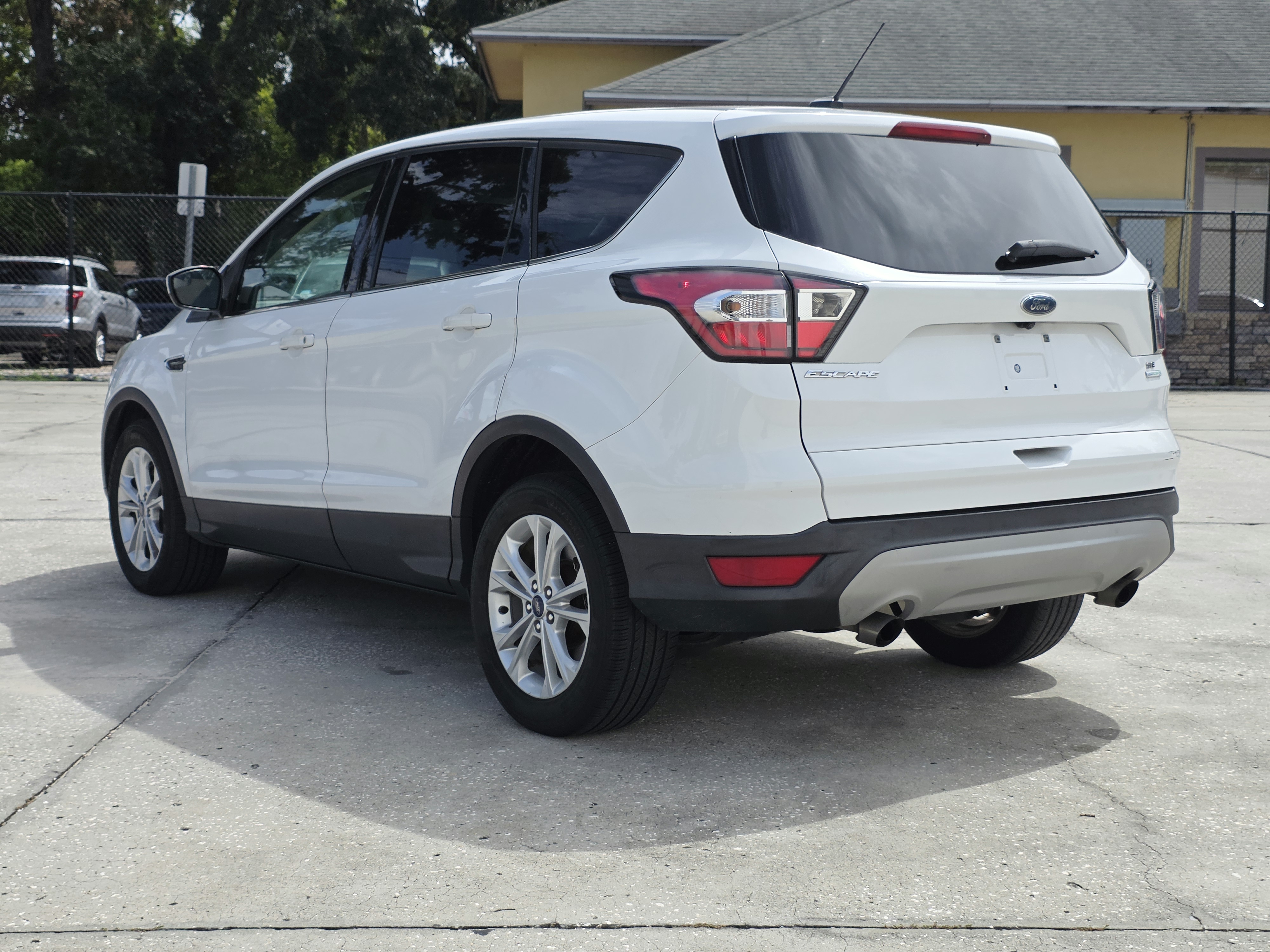 2017 Ford Escape thumbnail 8
