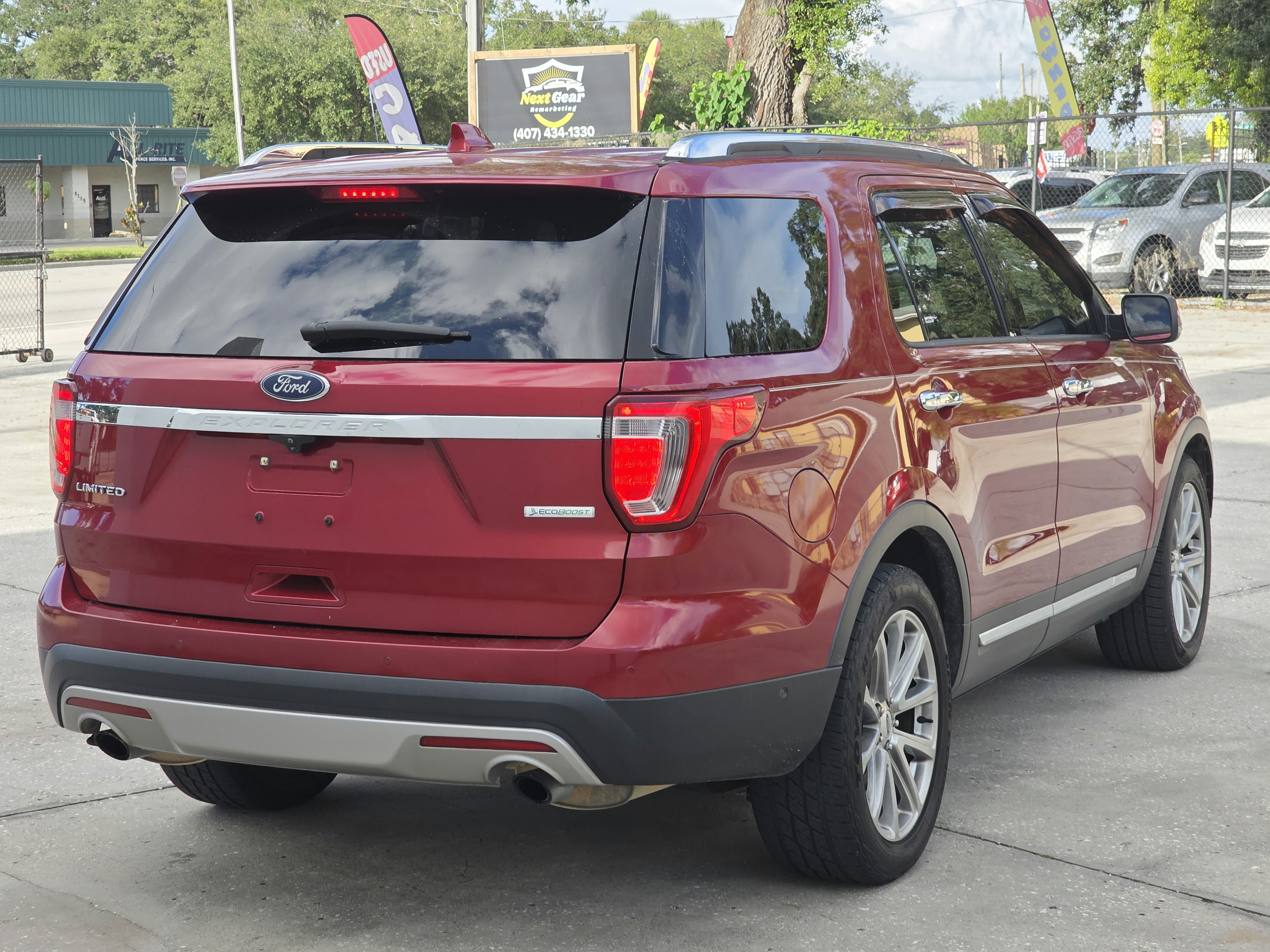 2017 Ford Explorer thumbnail 4