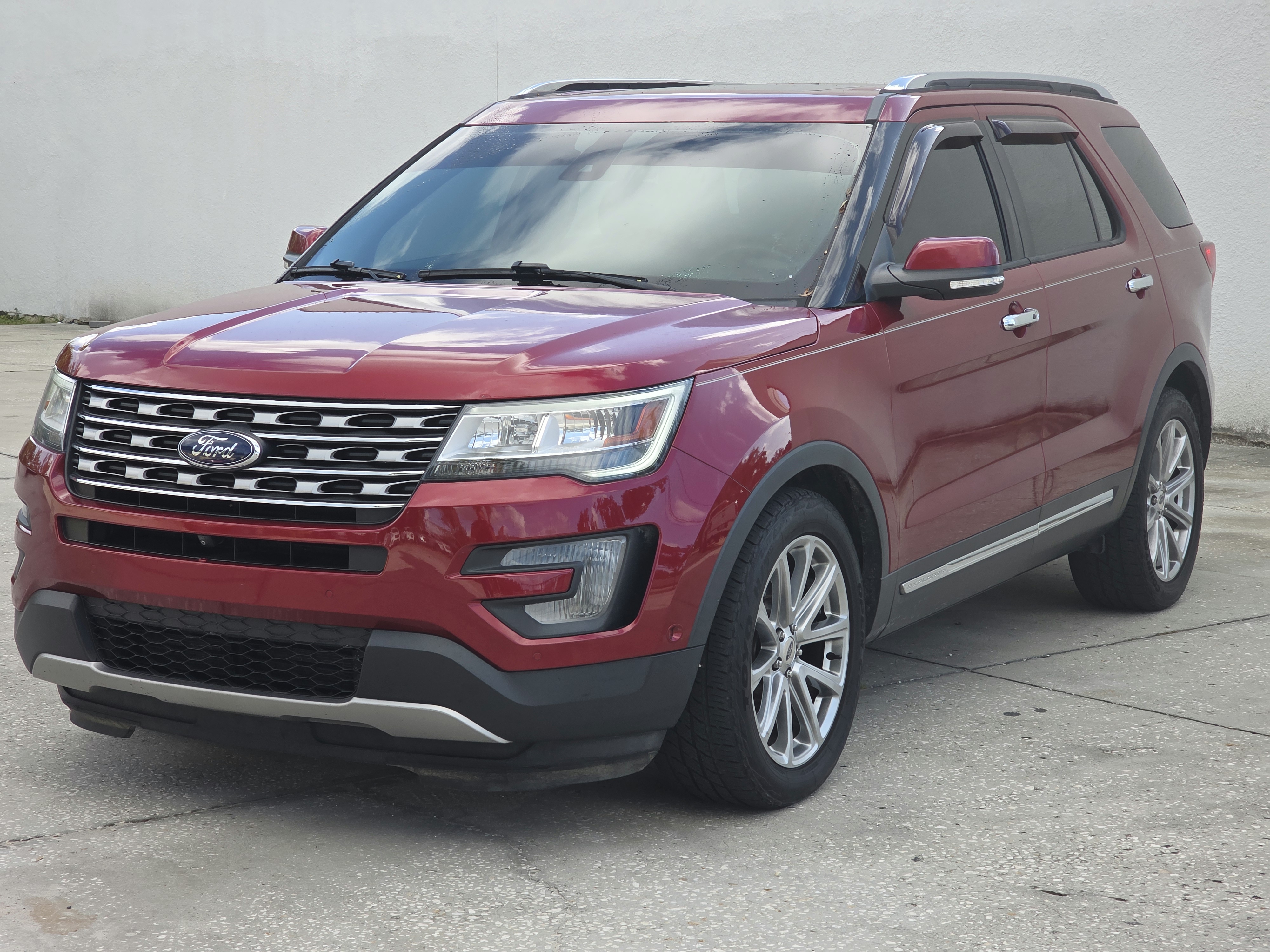 2017 Ford Explorer — photo 1