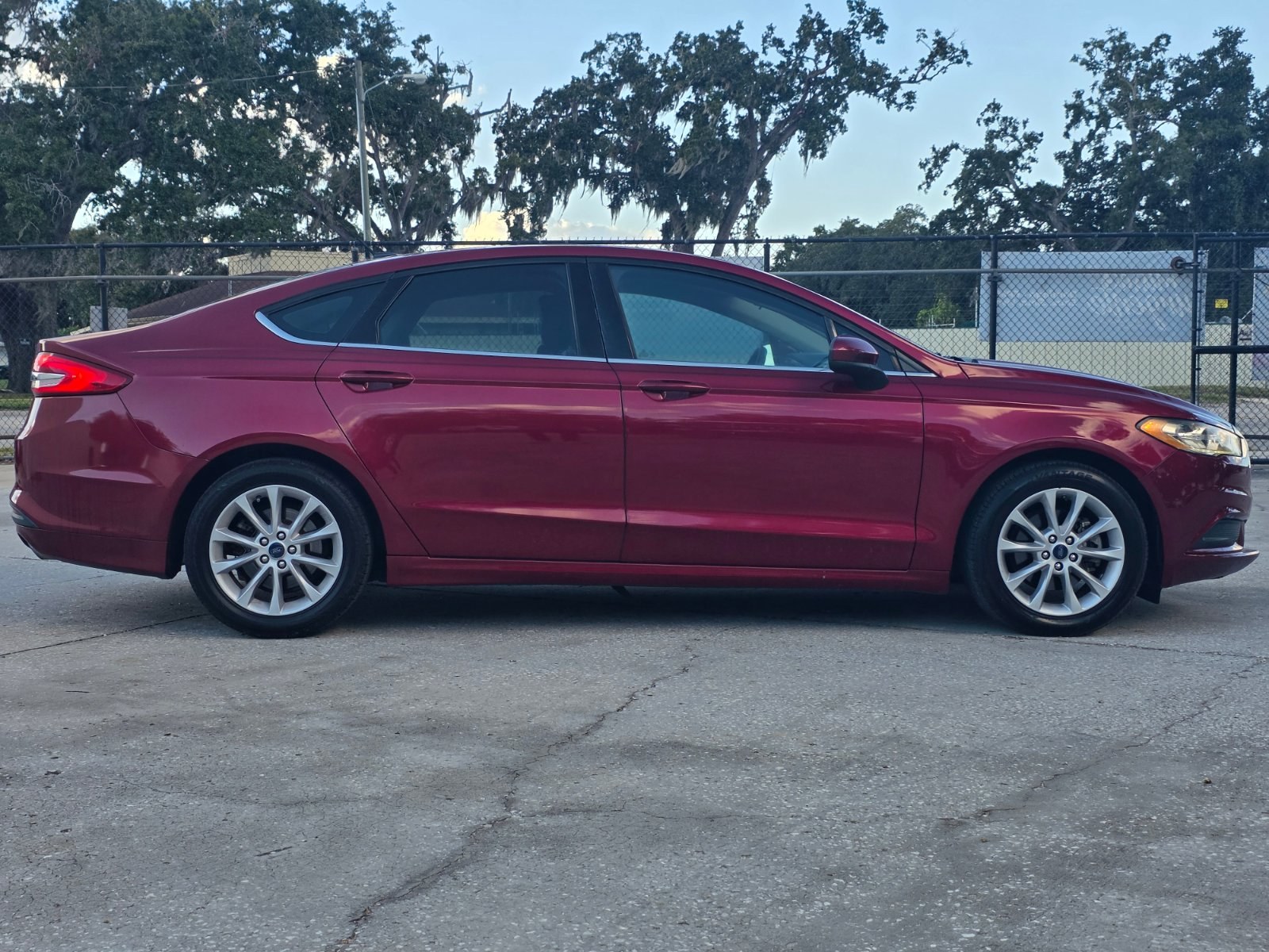 2017 Ford Fusion thumbnail 6