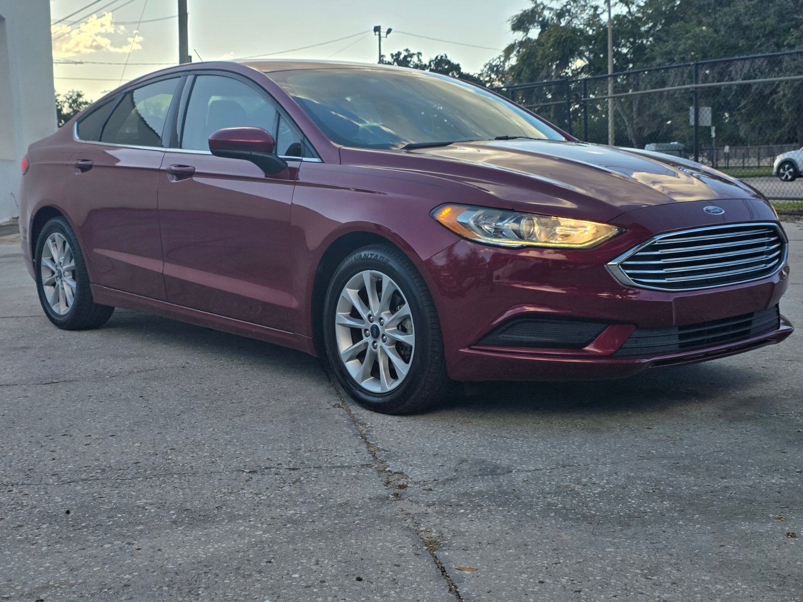 2017 Ford Fusion thumbnail 4