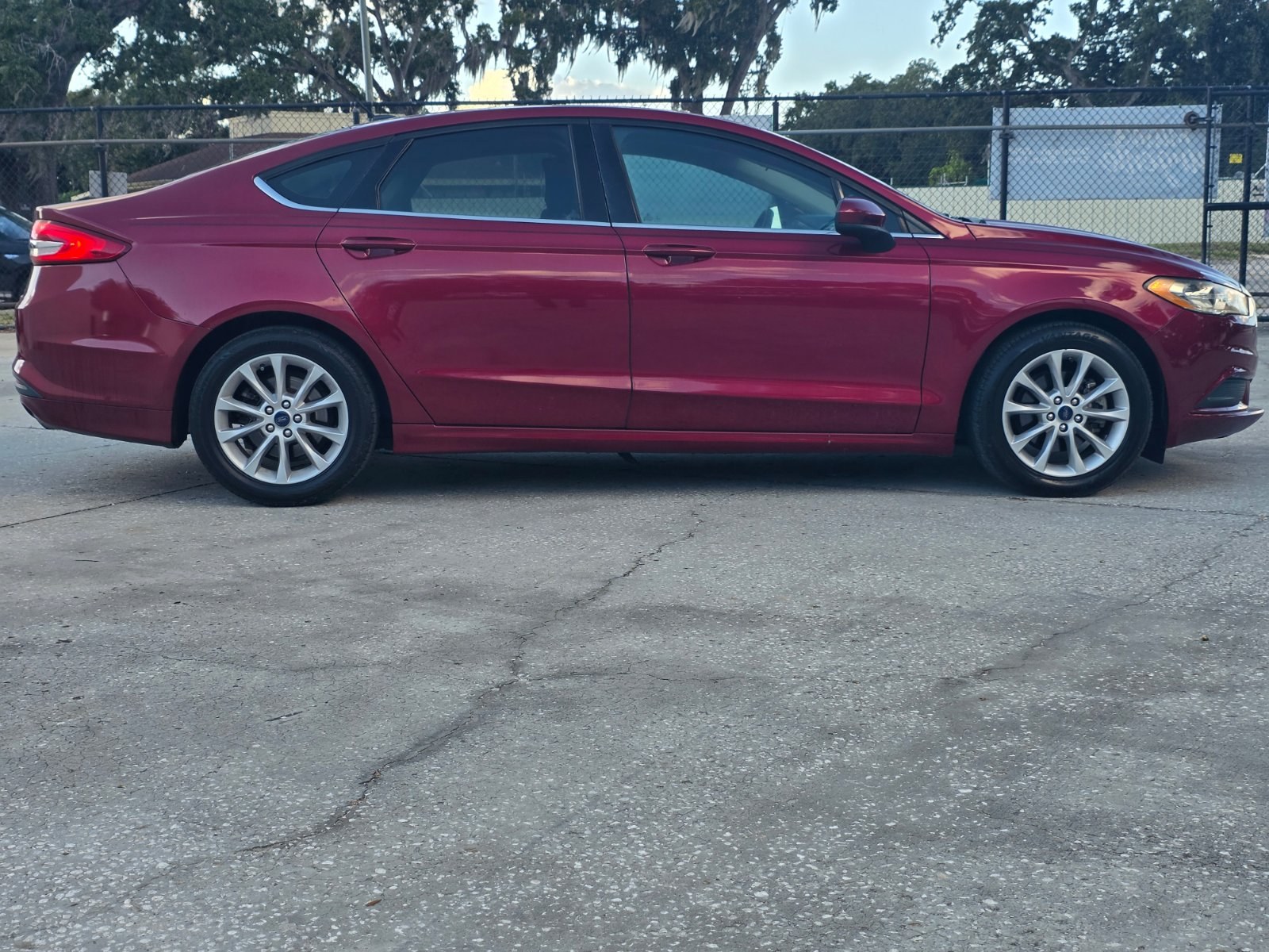 2017 Ford Fusion thumbnail 5