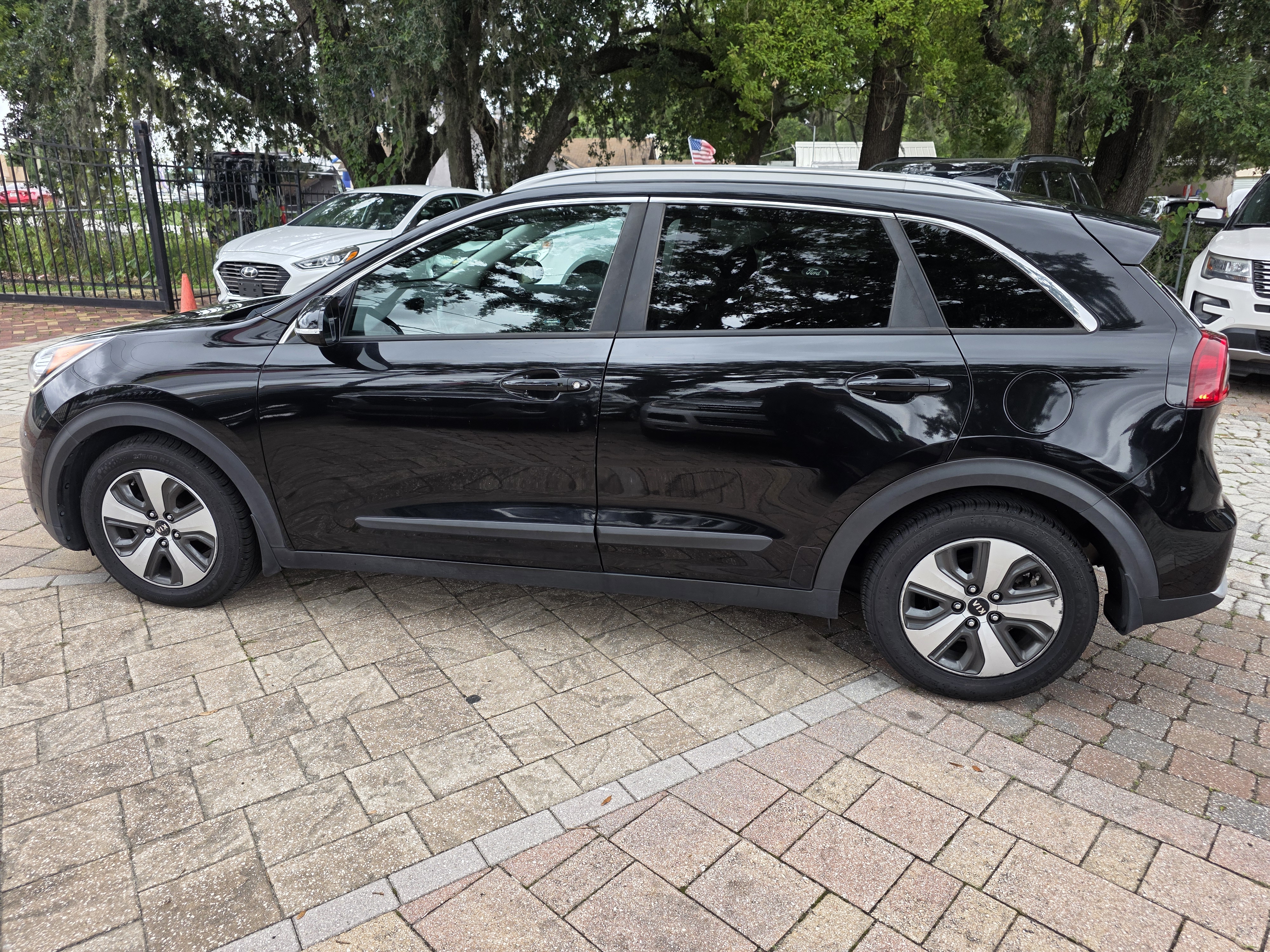 2017 Kia Niro thumbnail 9