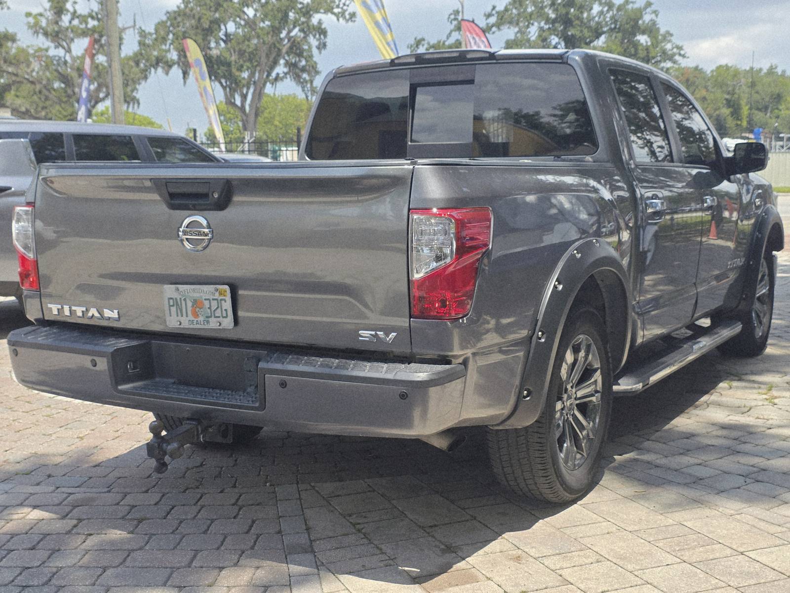 2017 Nissan Titan thumbnail 7