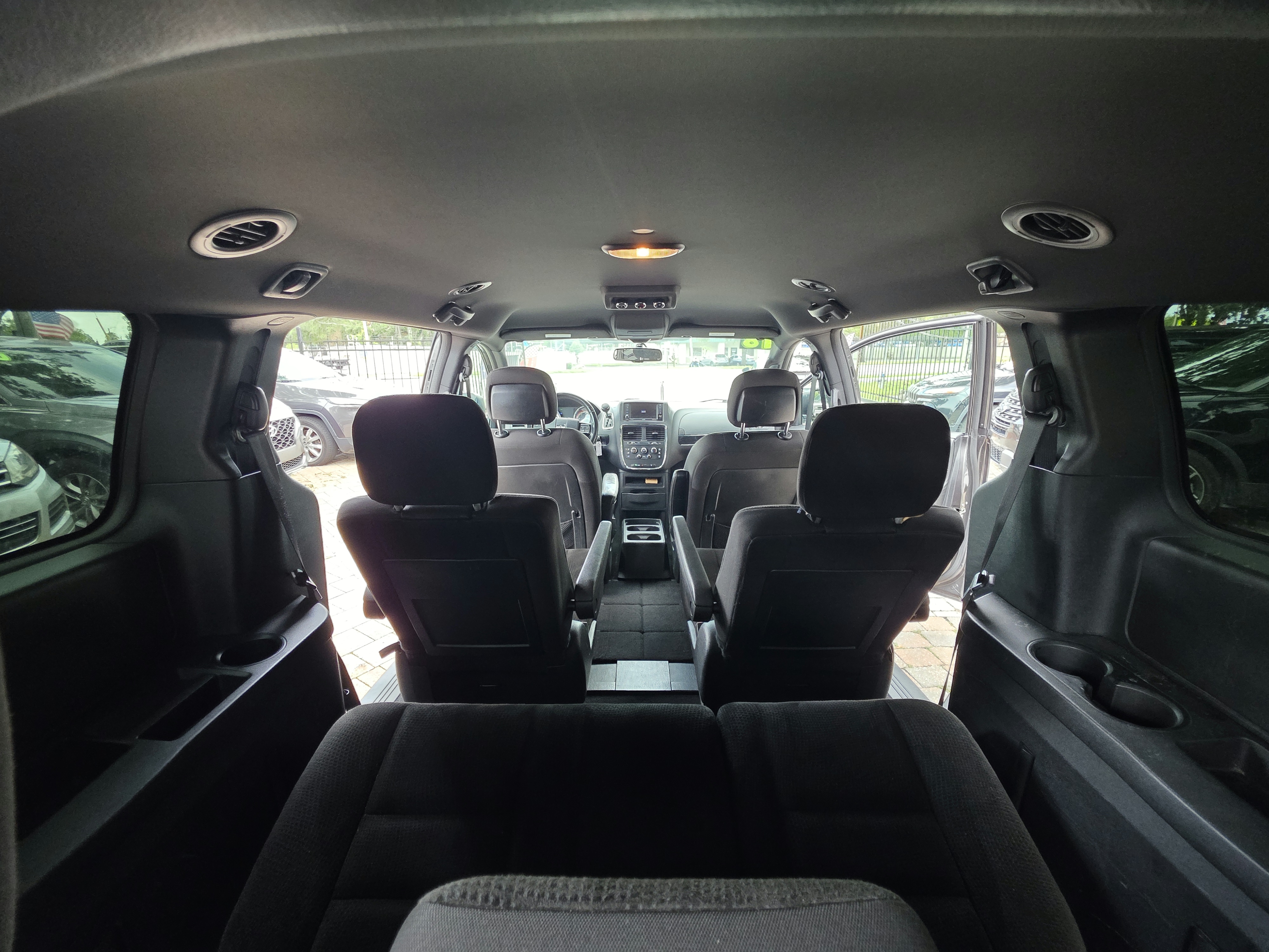 2018 Dodge Grand Caravan thumbnail 10