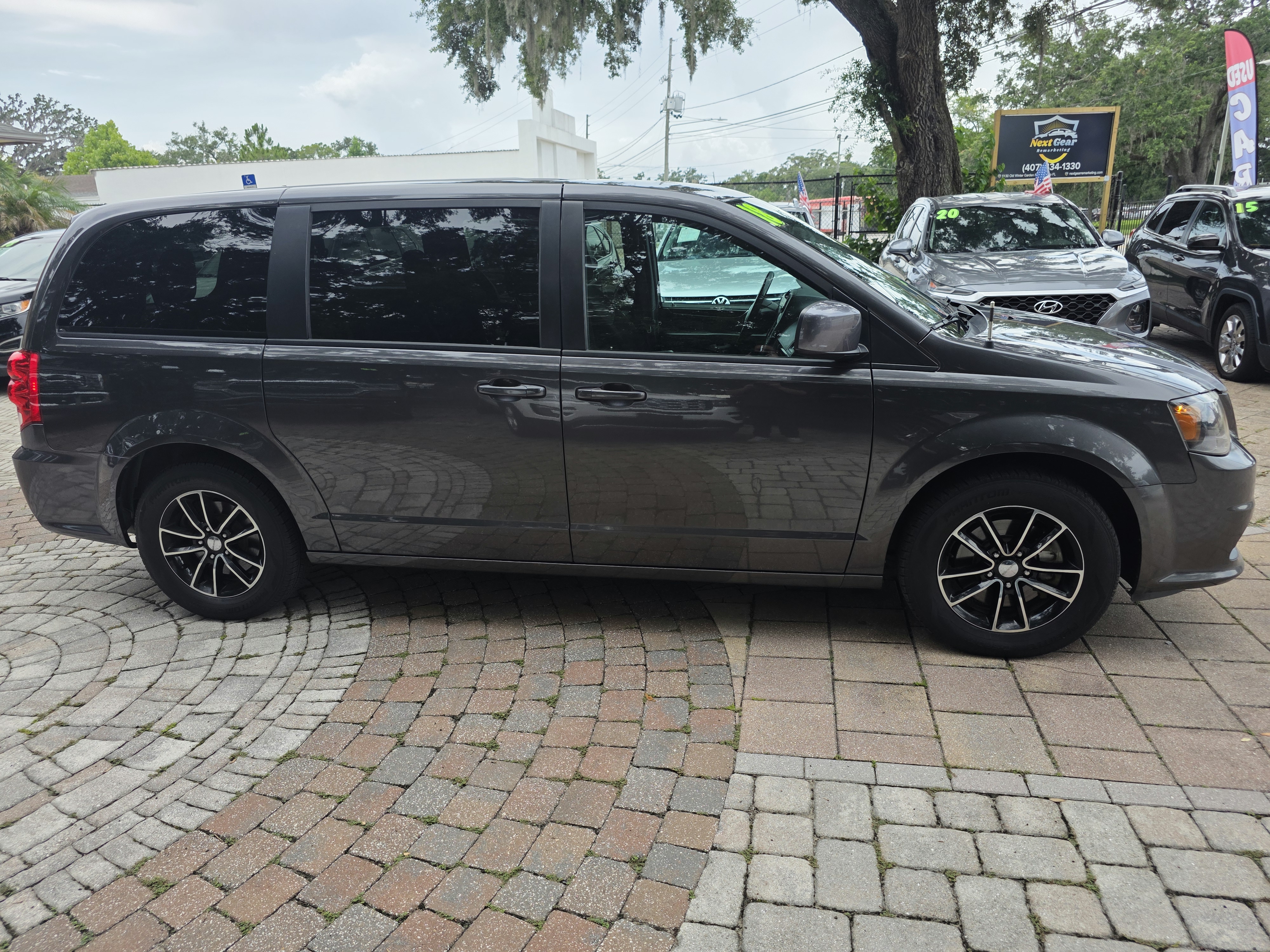 2018 Dodge Grand Caravan thumbnail 9
