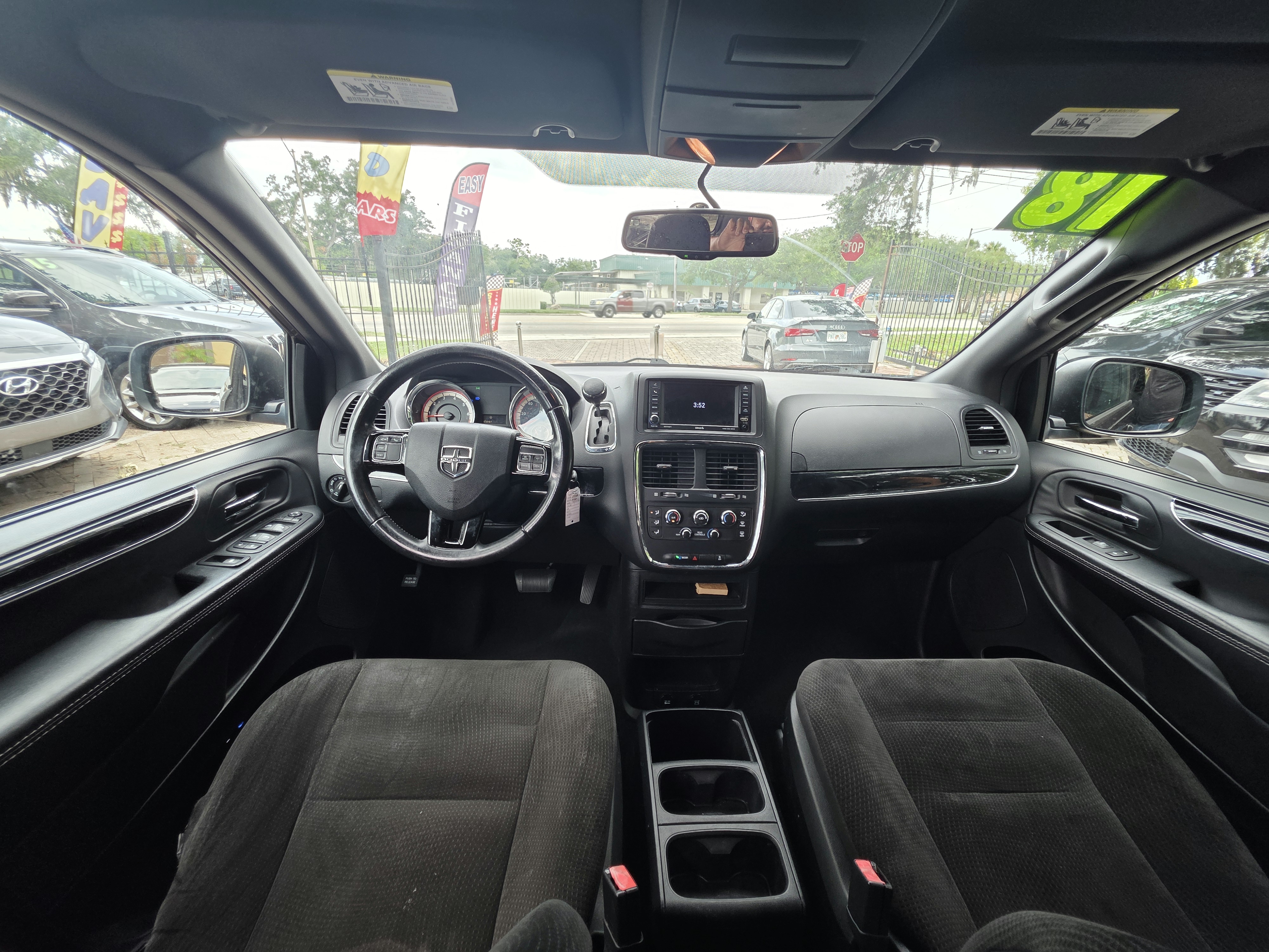 2018 Dodge Grand Caravan thumbnail 16