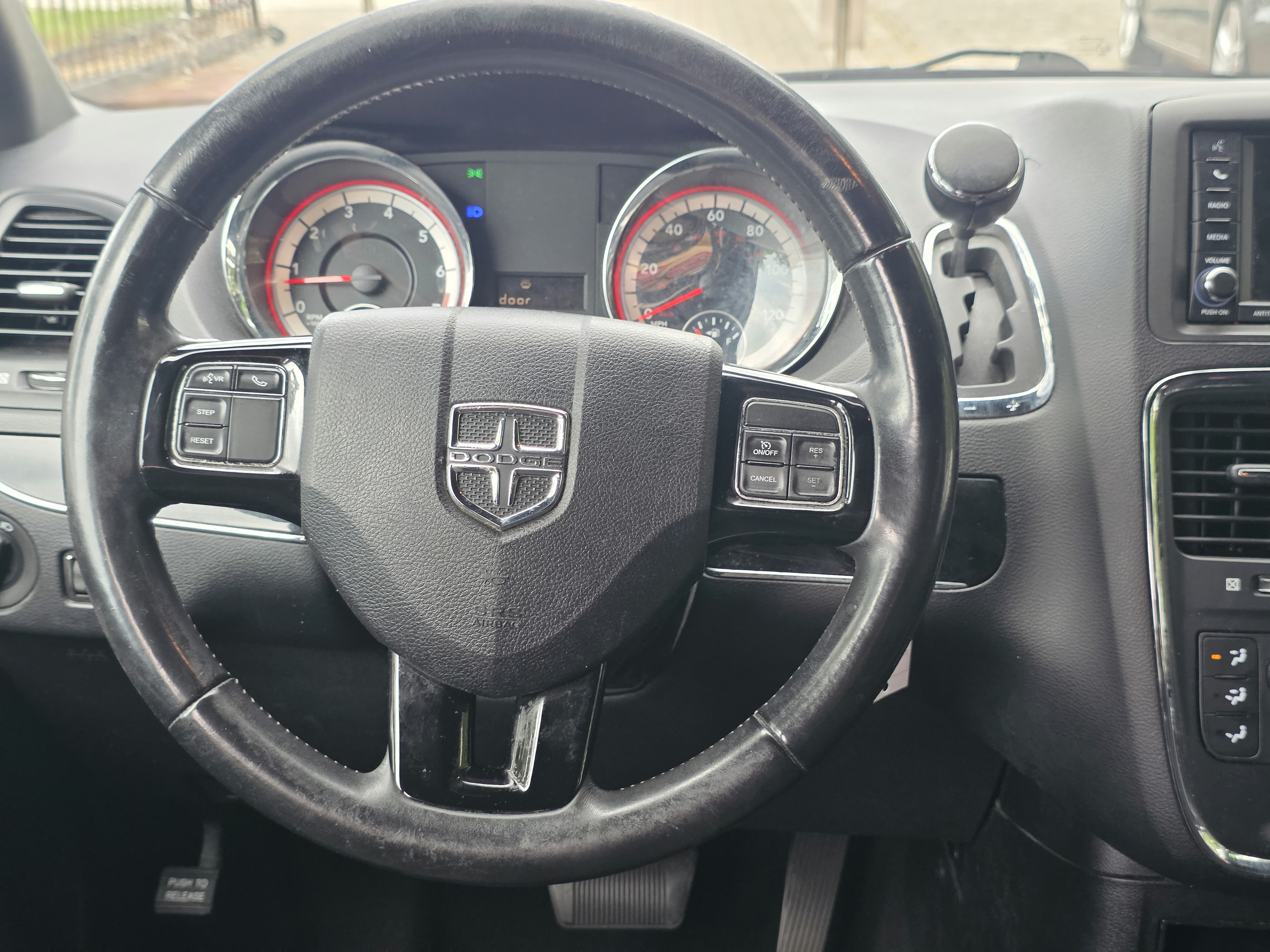 2018 Dodge Grand Caravan thumbnail 19