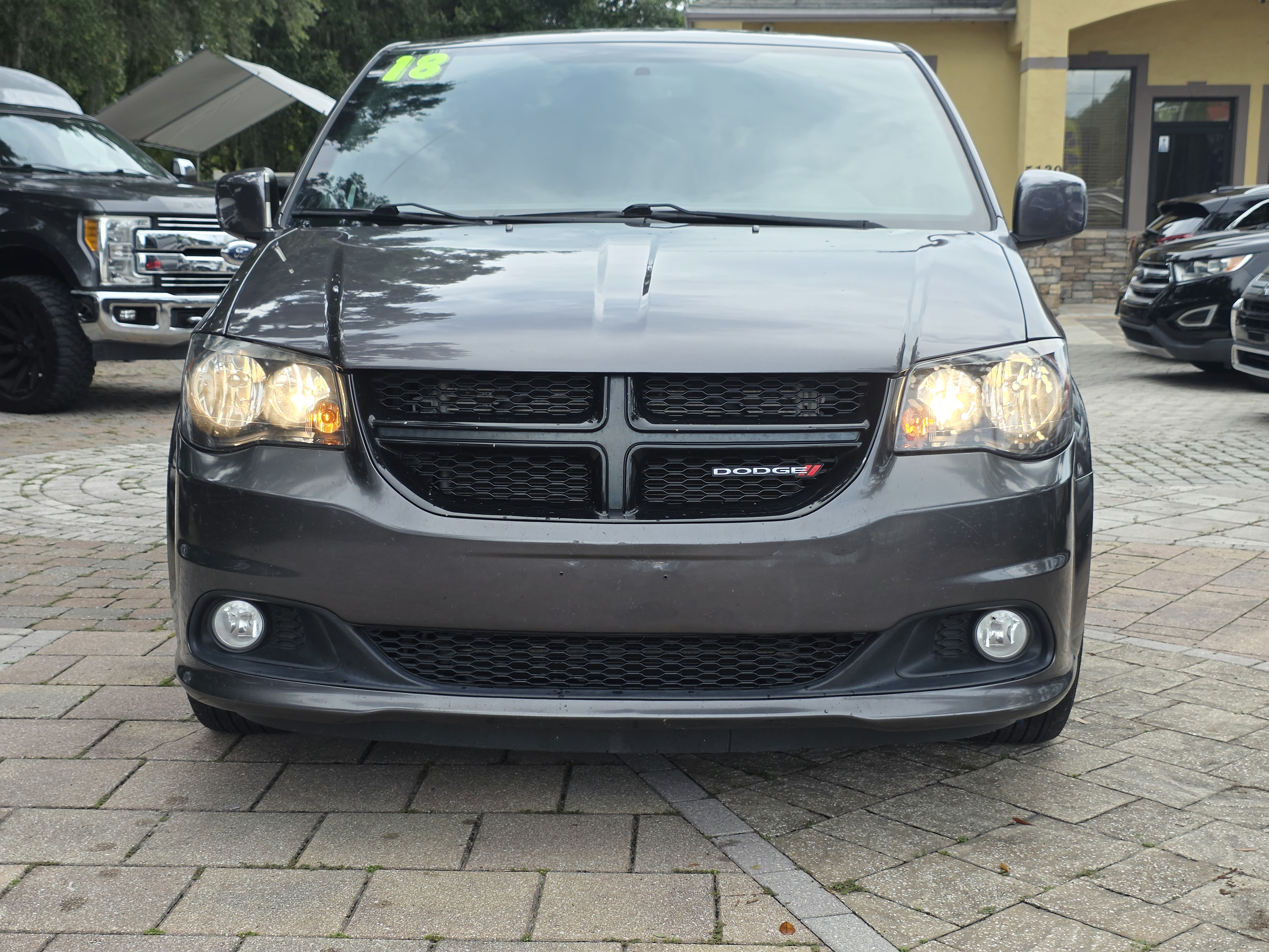 2018 Dodge Grand Caravan thumbnail 3