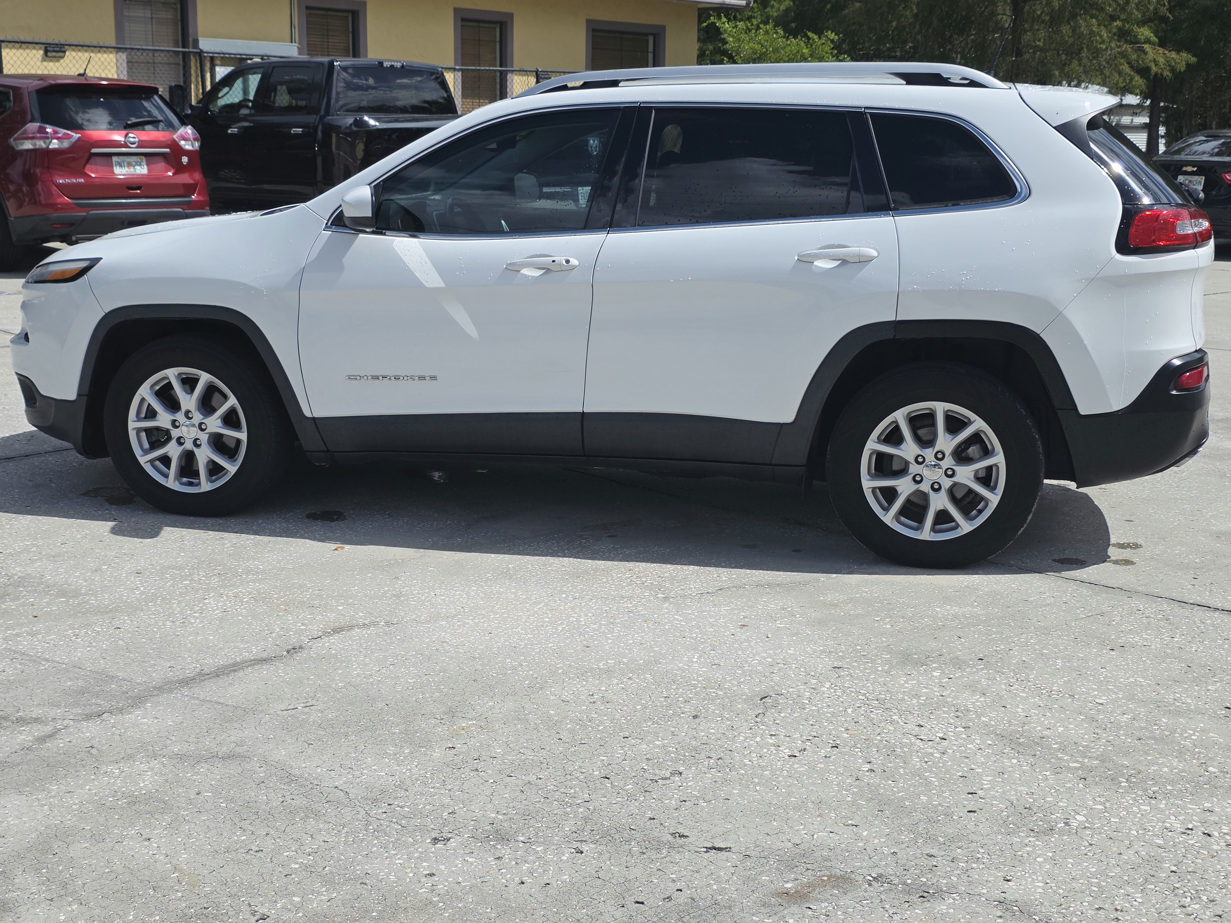 2018 Jeep Cherokee thumbnail 3