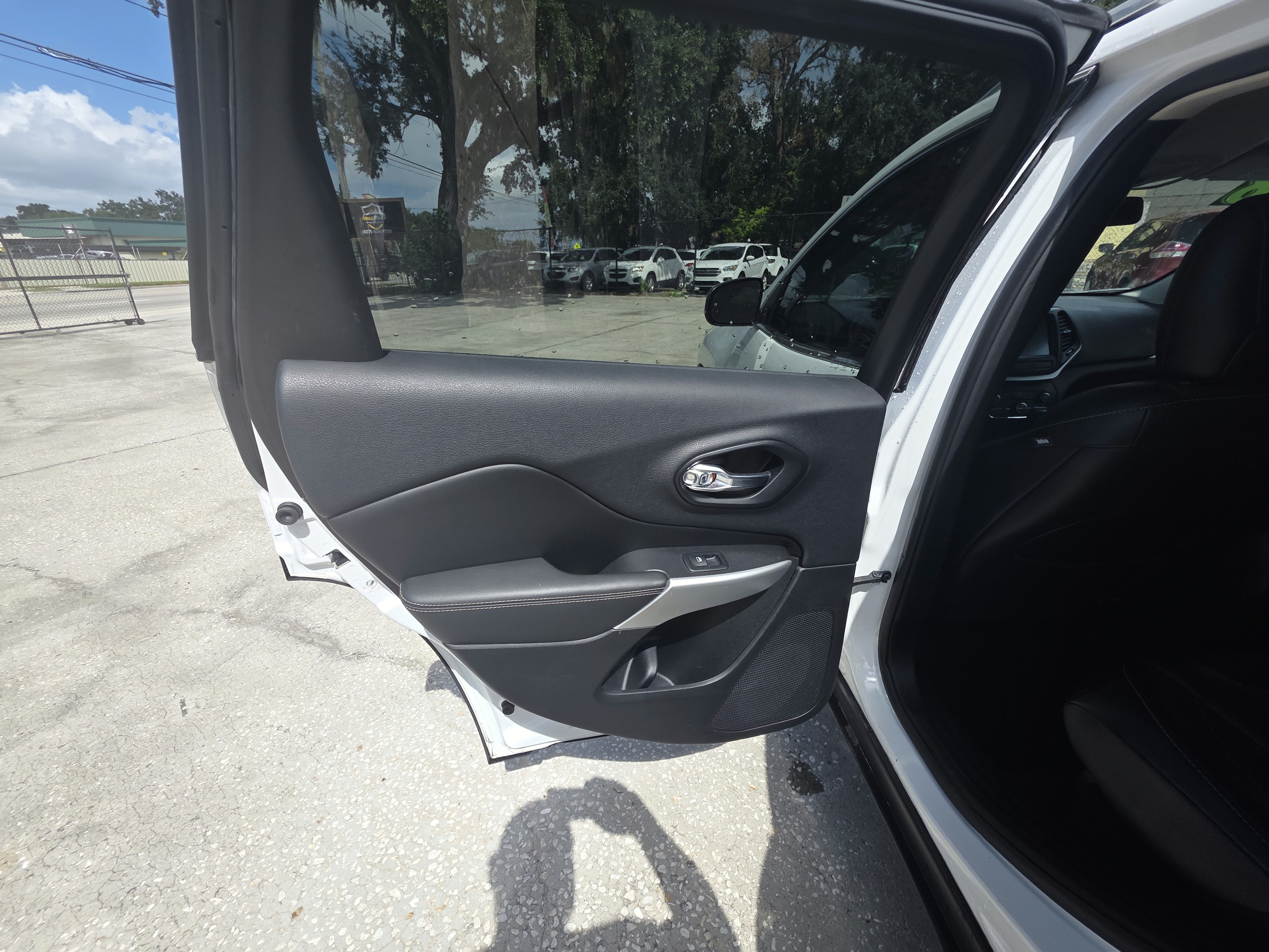 2018 Jeep Cherokee thumbnail 5