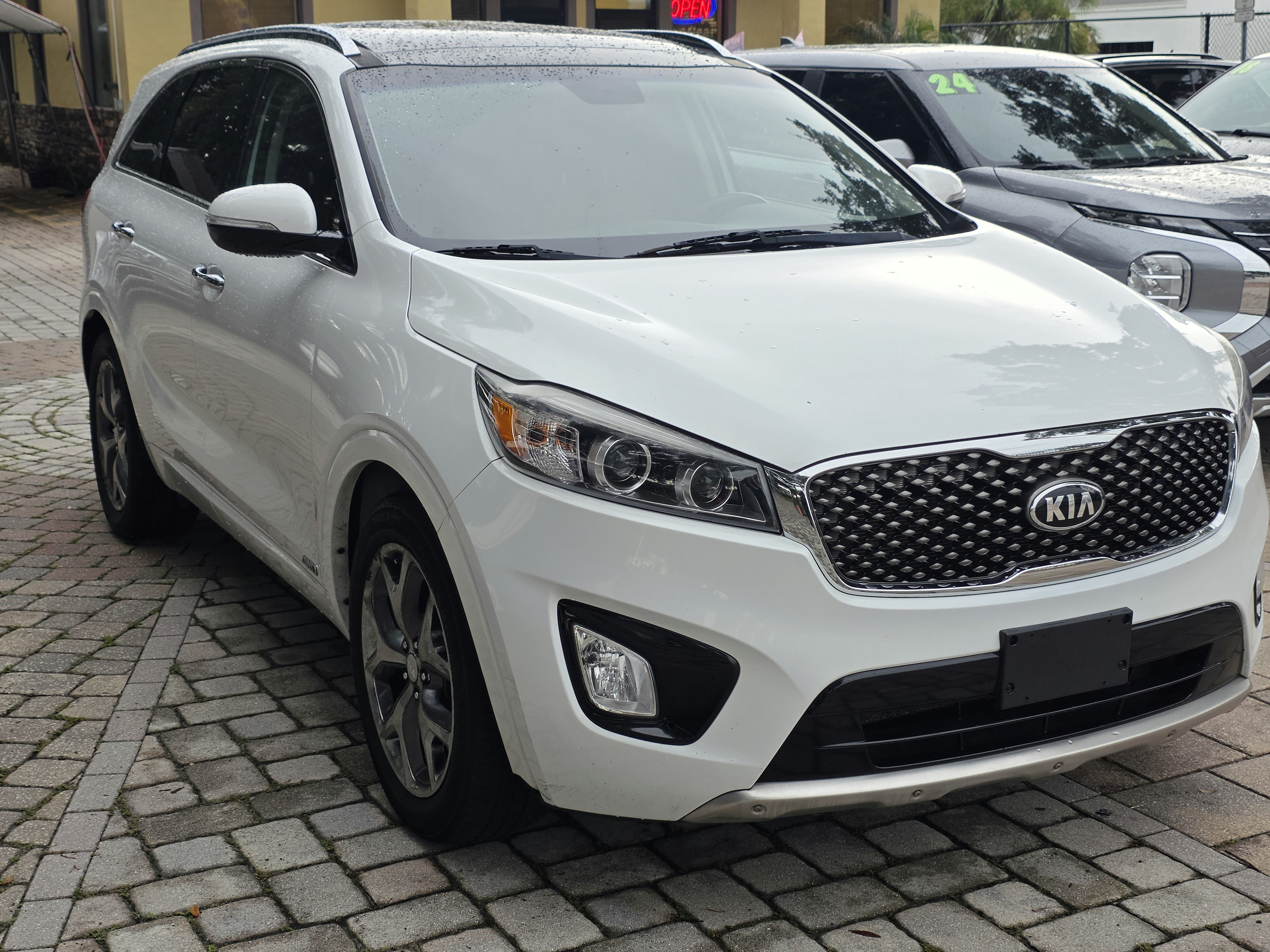 2018 Kia Sorento thumbnail 3