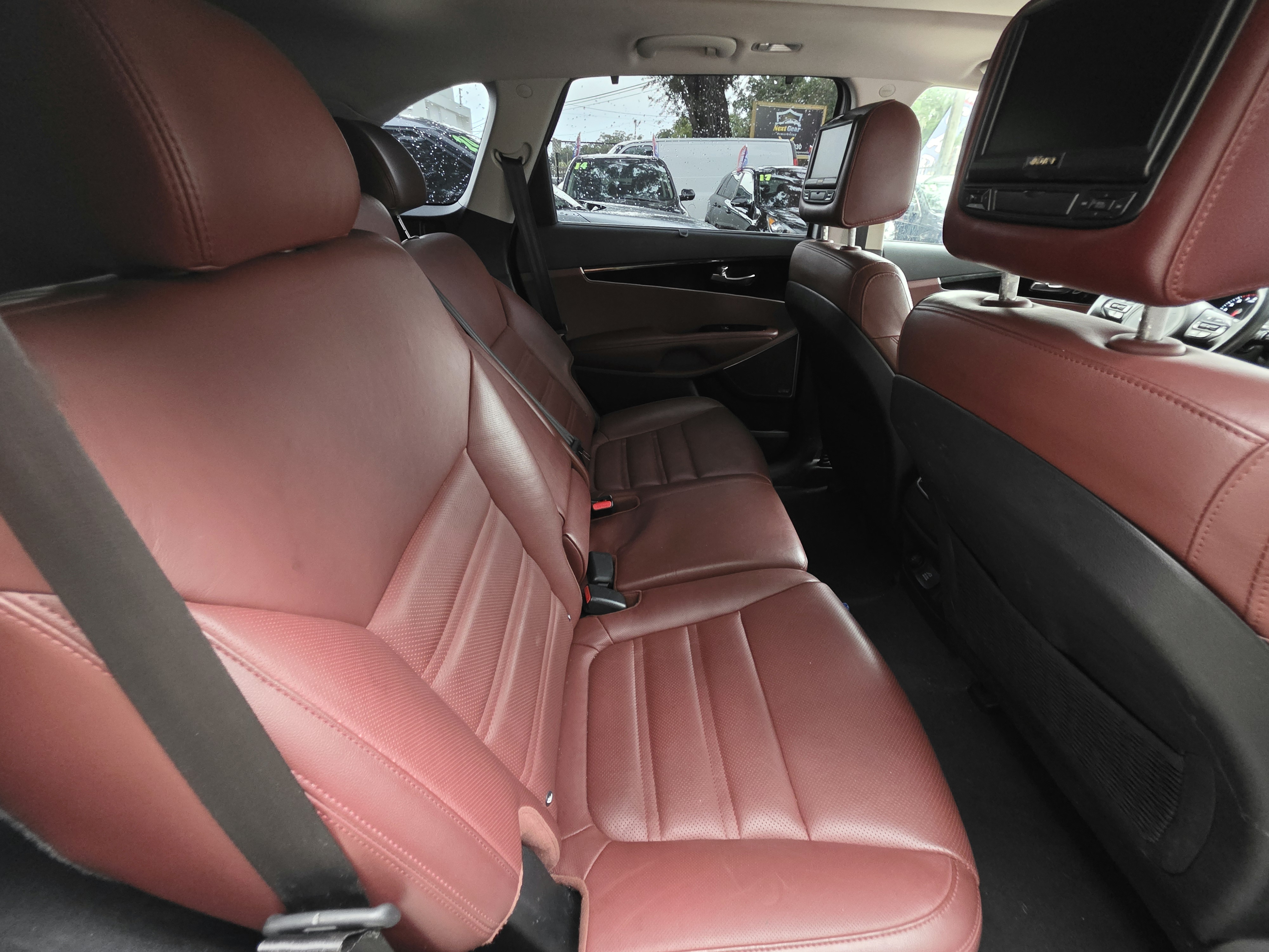 2018 Kia Sorento thumbnail 11