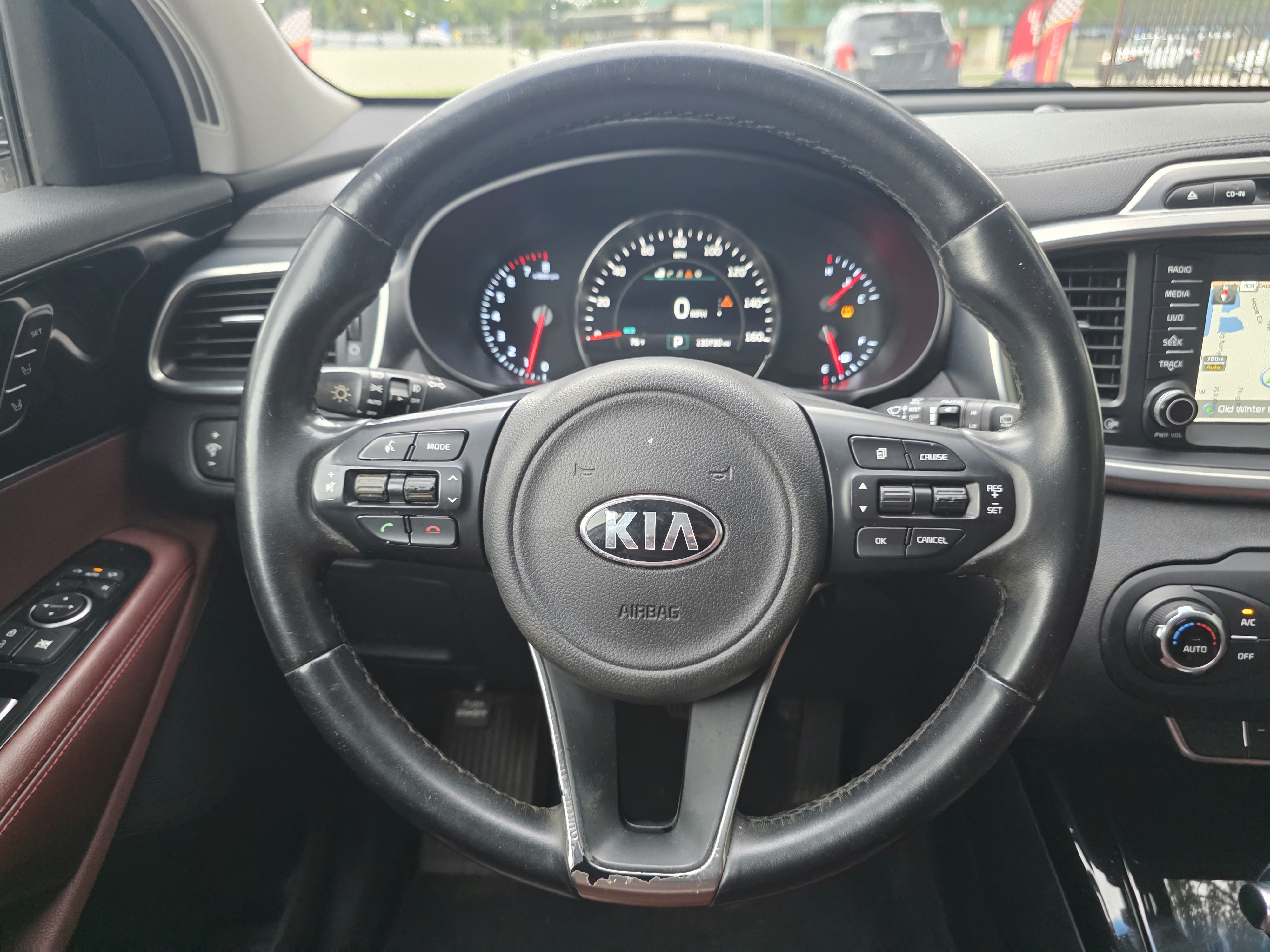 2018 Kia Sorento thumbnail 18