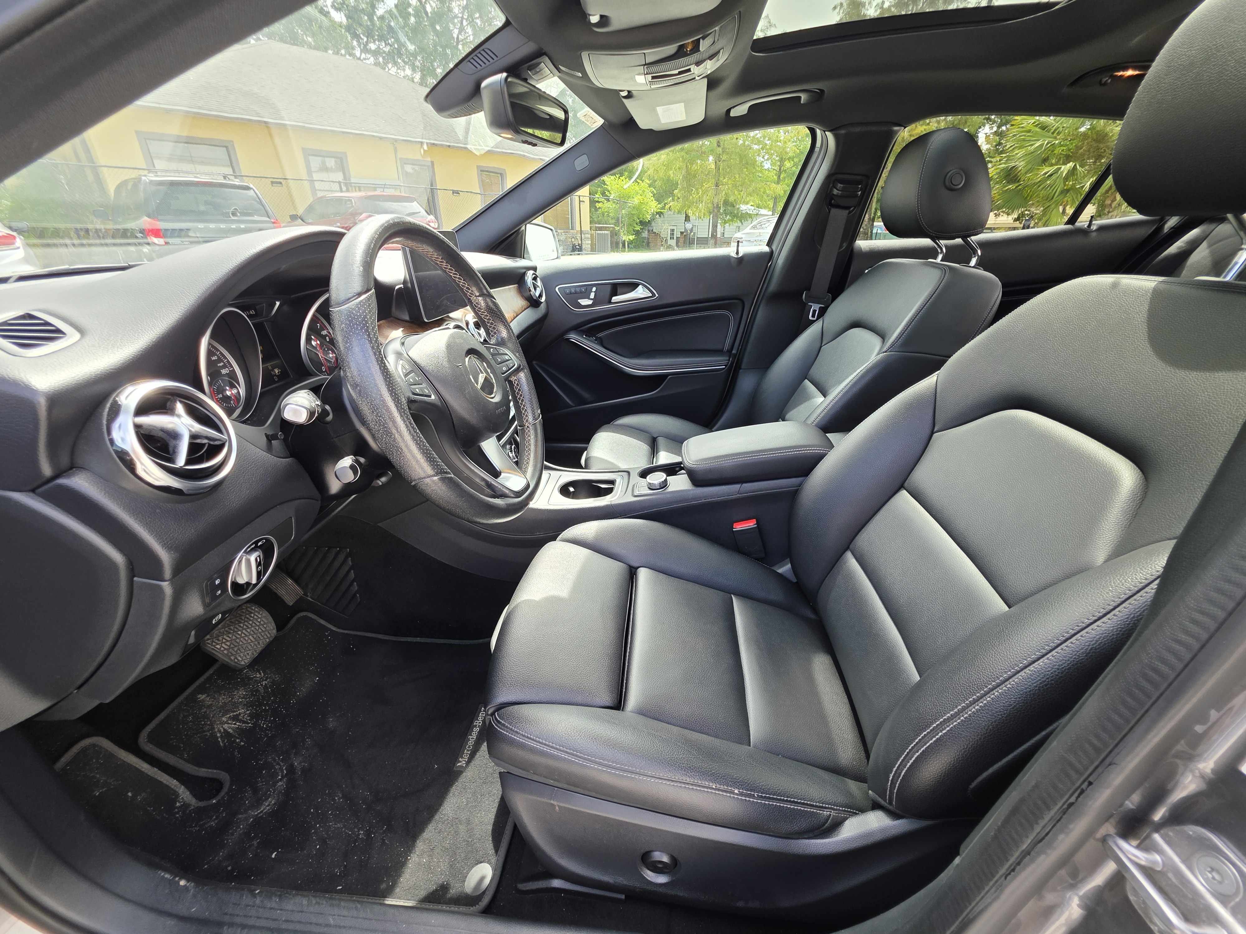 2018 Mercedes-Benz GLA thumbnail 17
