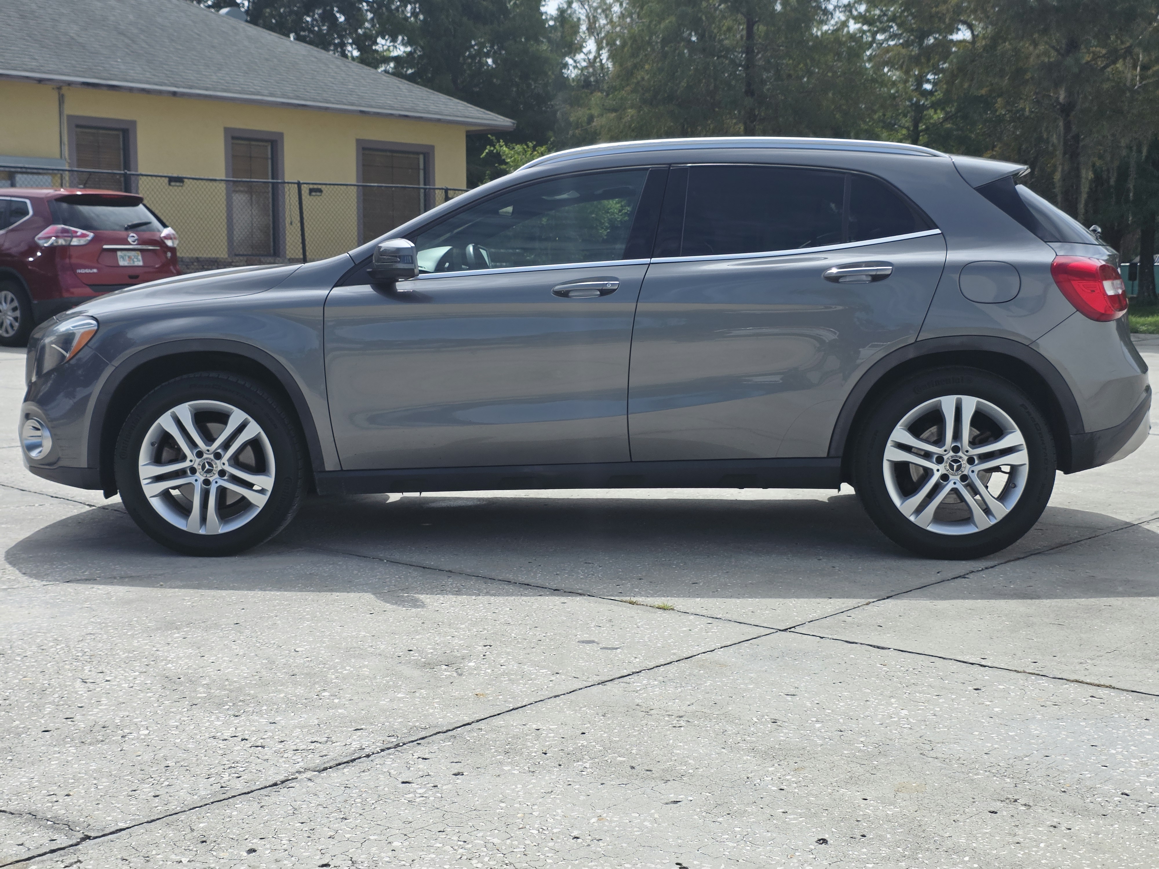 2018 Mercedes-Benz GLA thumbnail 9