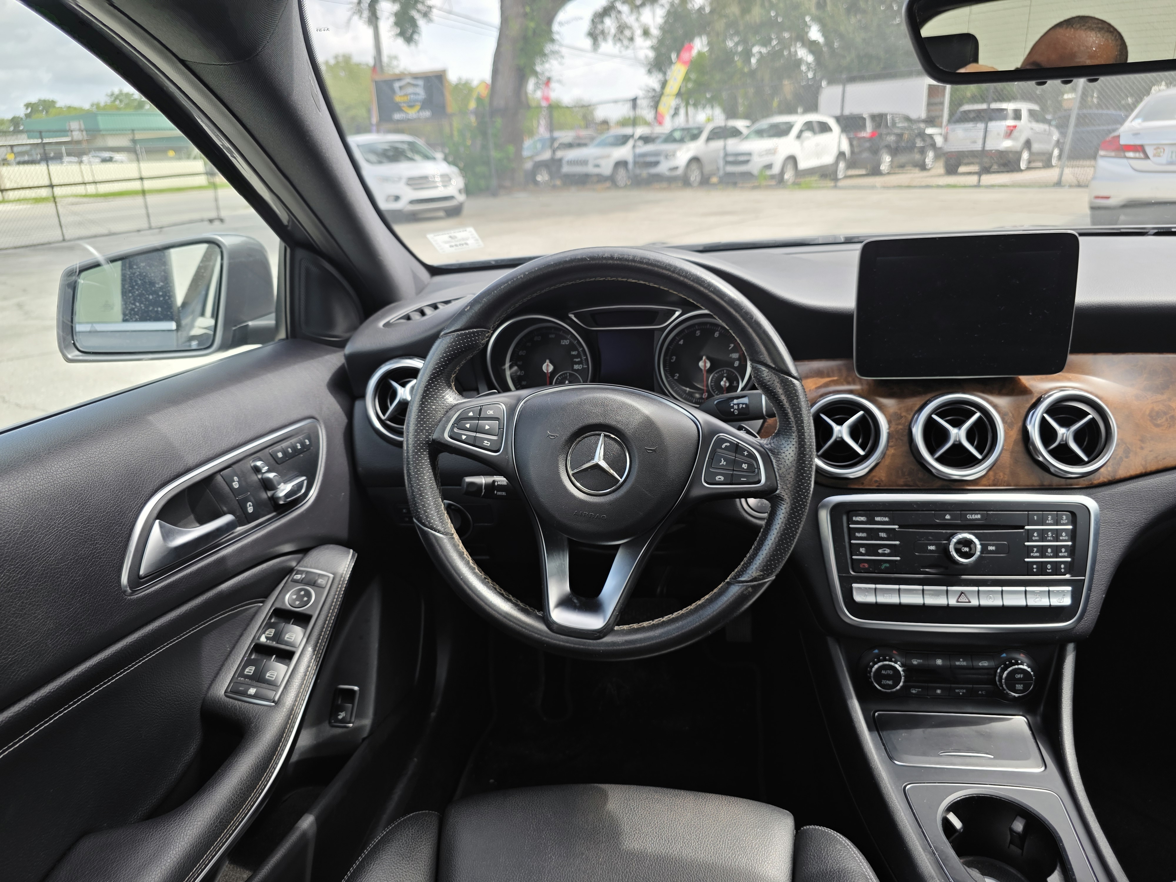 2018 Mercedes-Benz GLA thumbnail 21