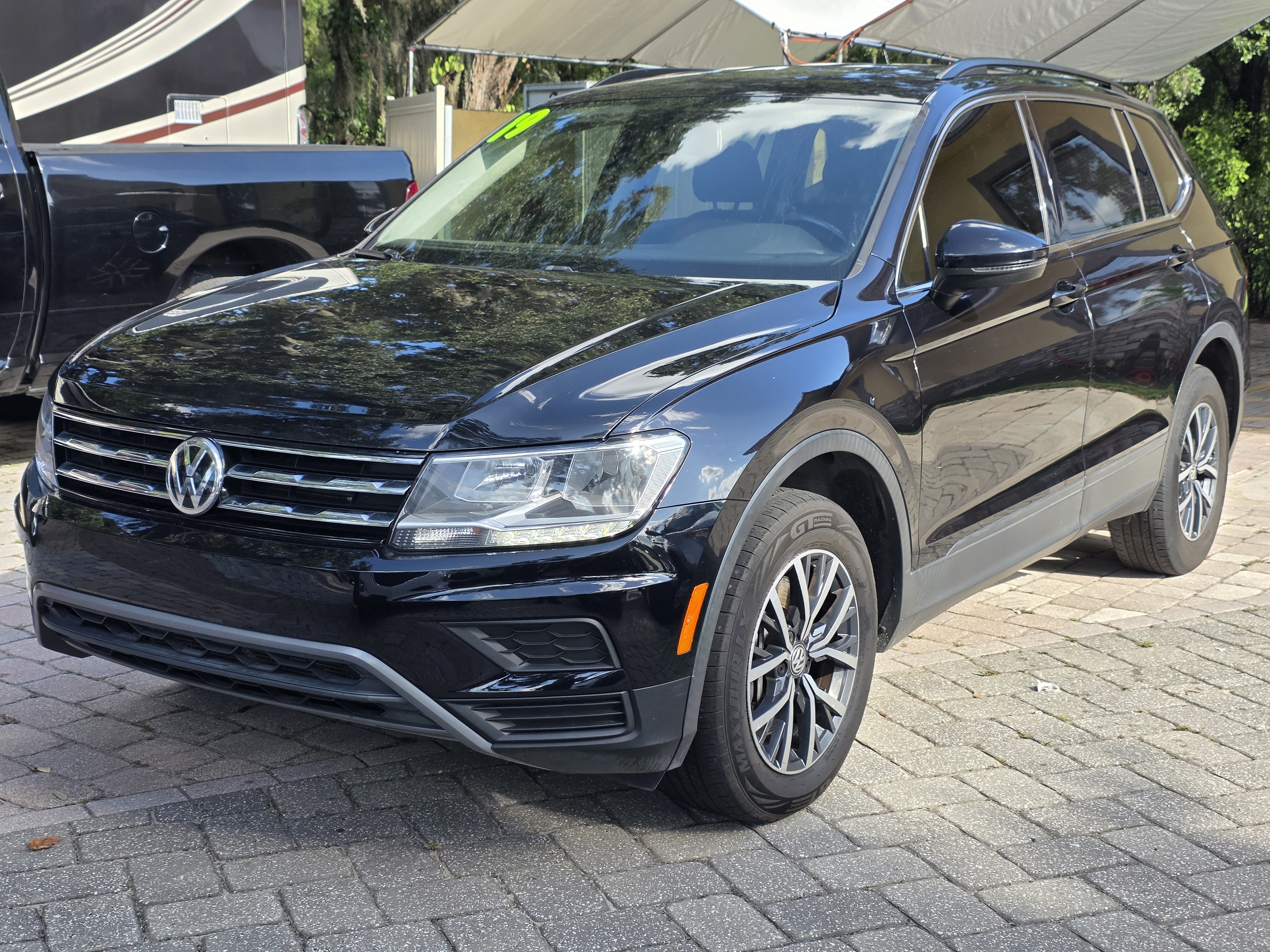 2019 Volkswagen Tiguan thumbnail 2