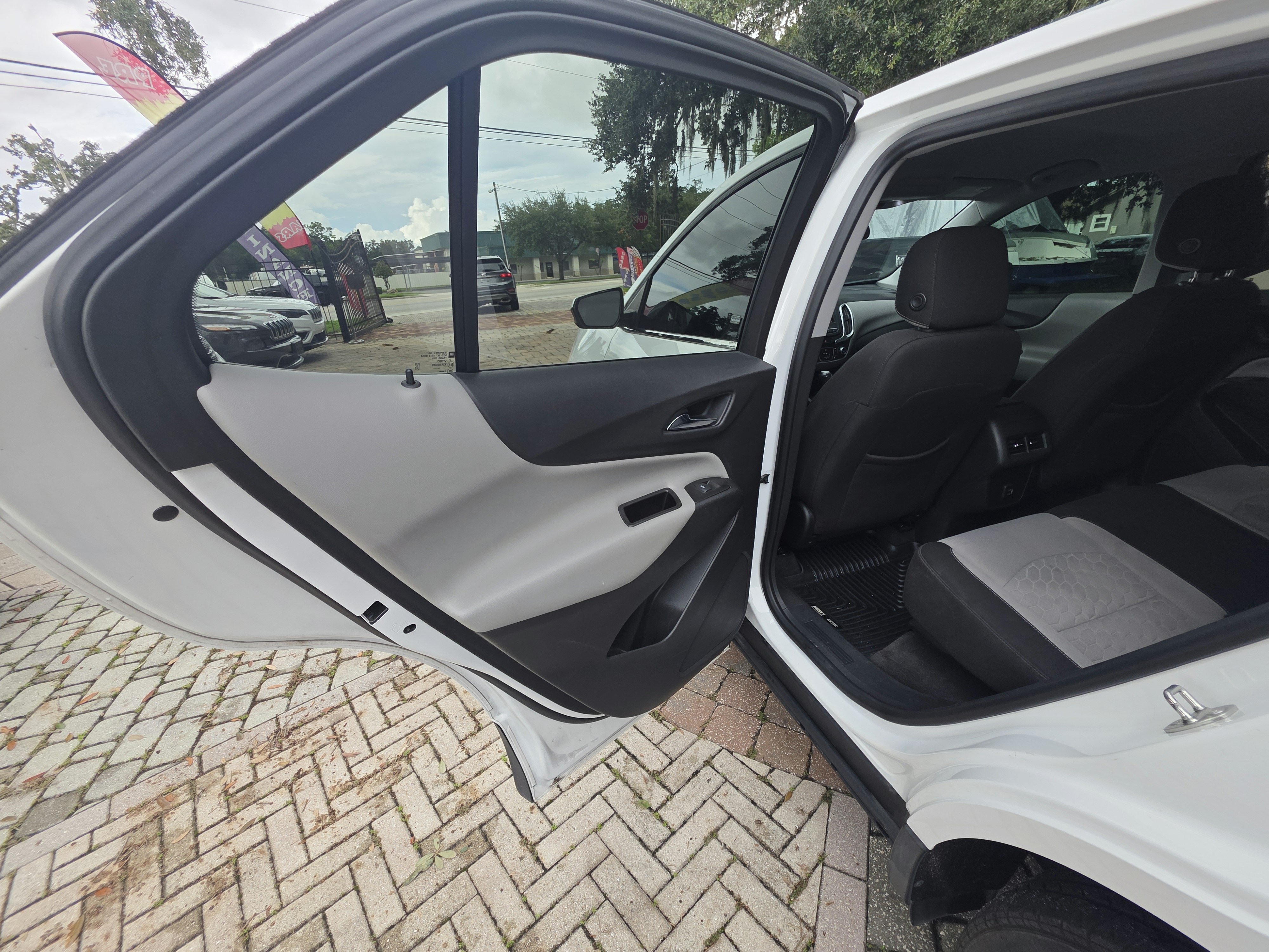 2020 Chevrolet Equinox thumbnail 12
