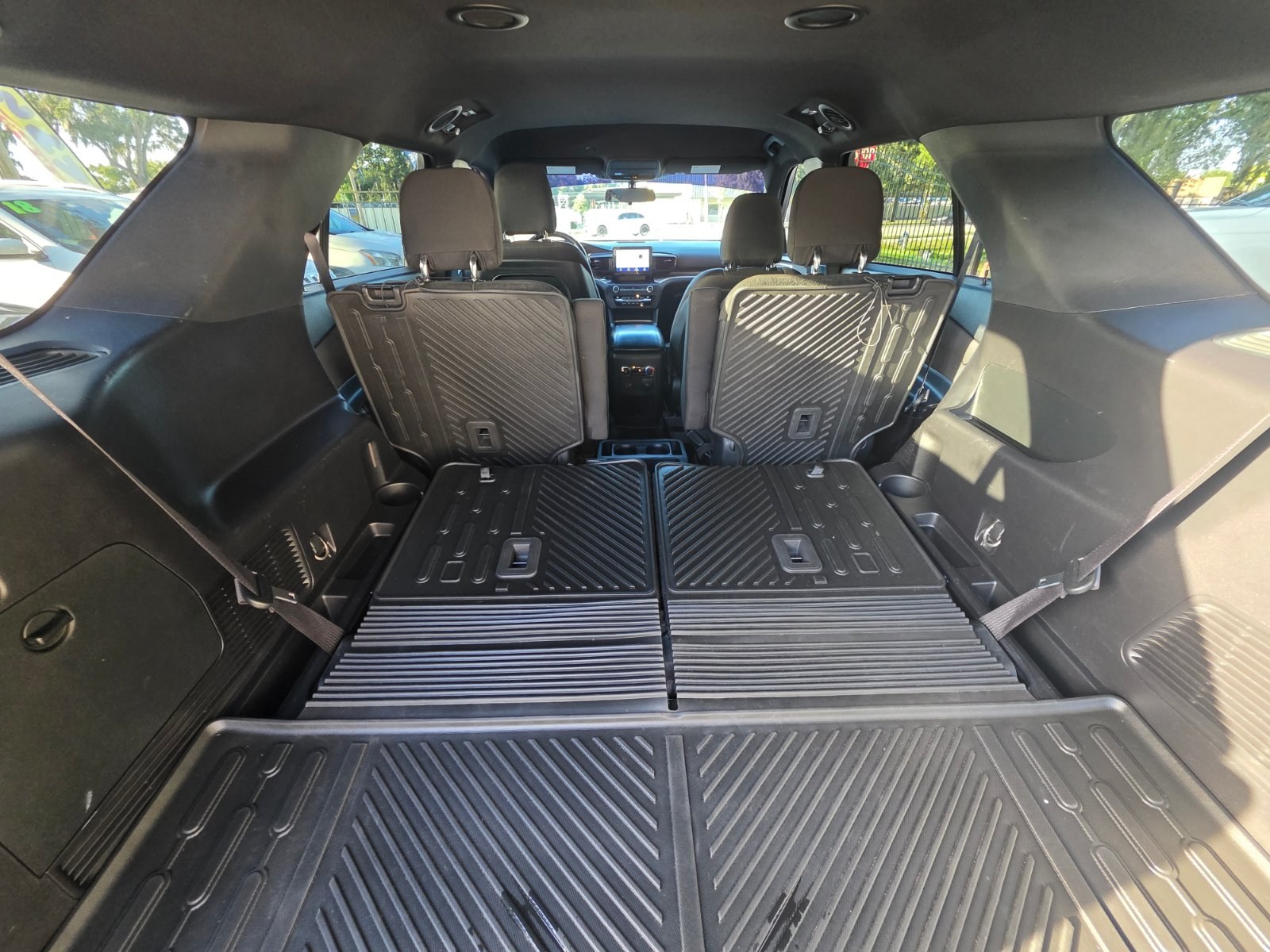 2020 Ford Explorer thumbnail 9