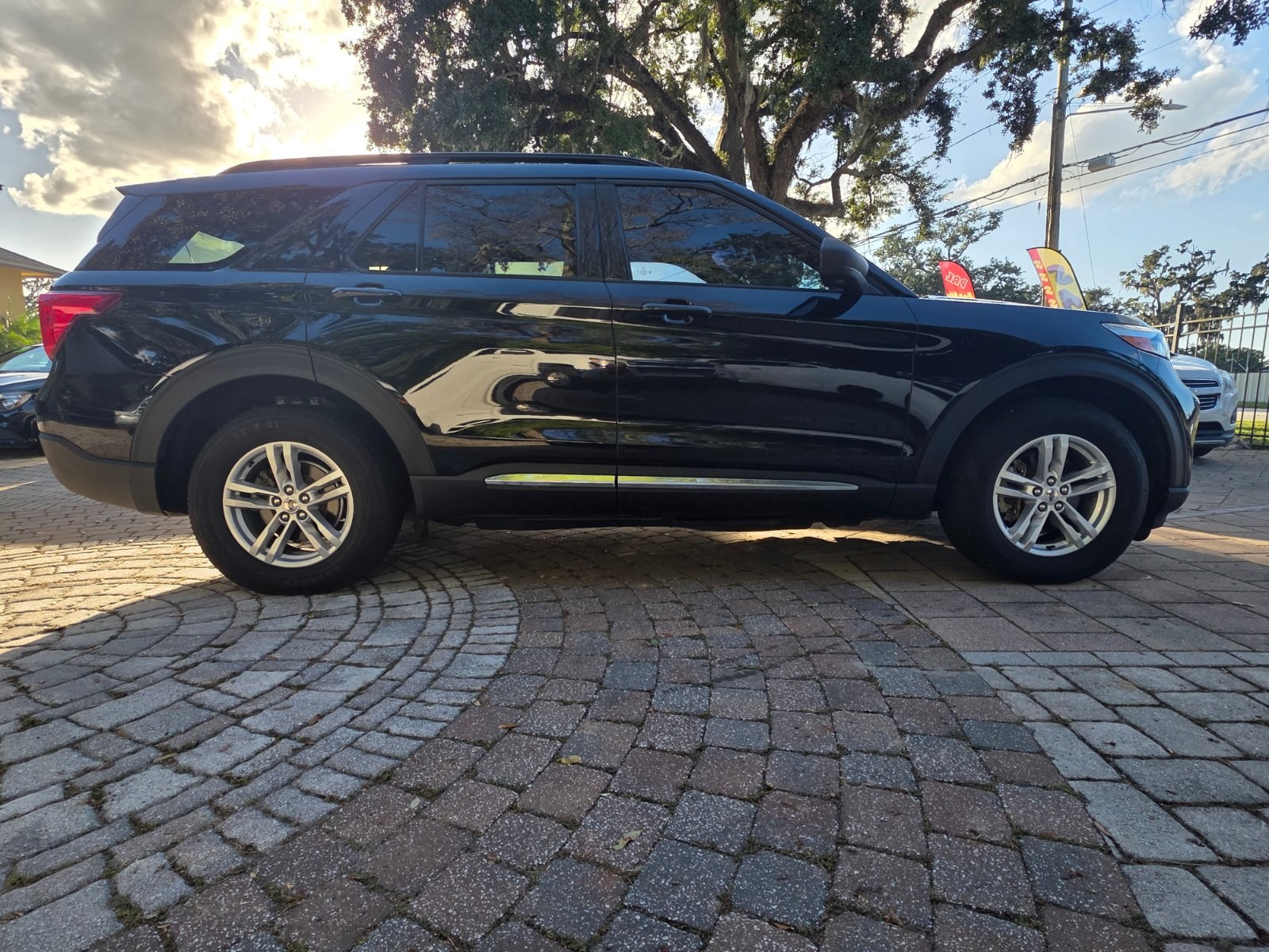 2020 Ford Explorer thumbnail 5
