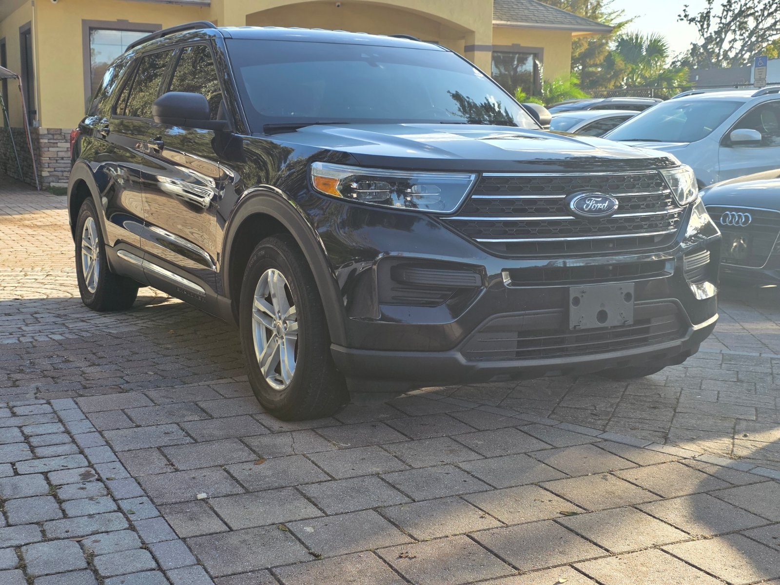 2020 Ford Explorer thumbnail 3