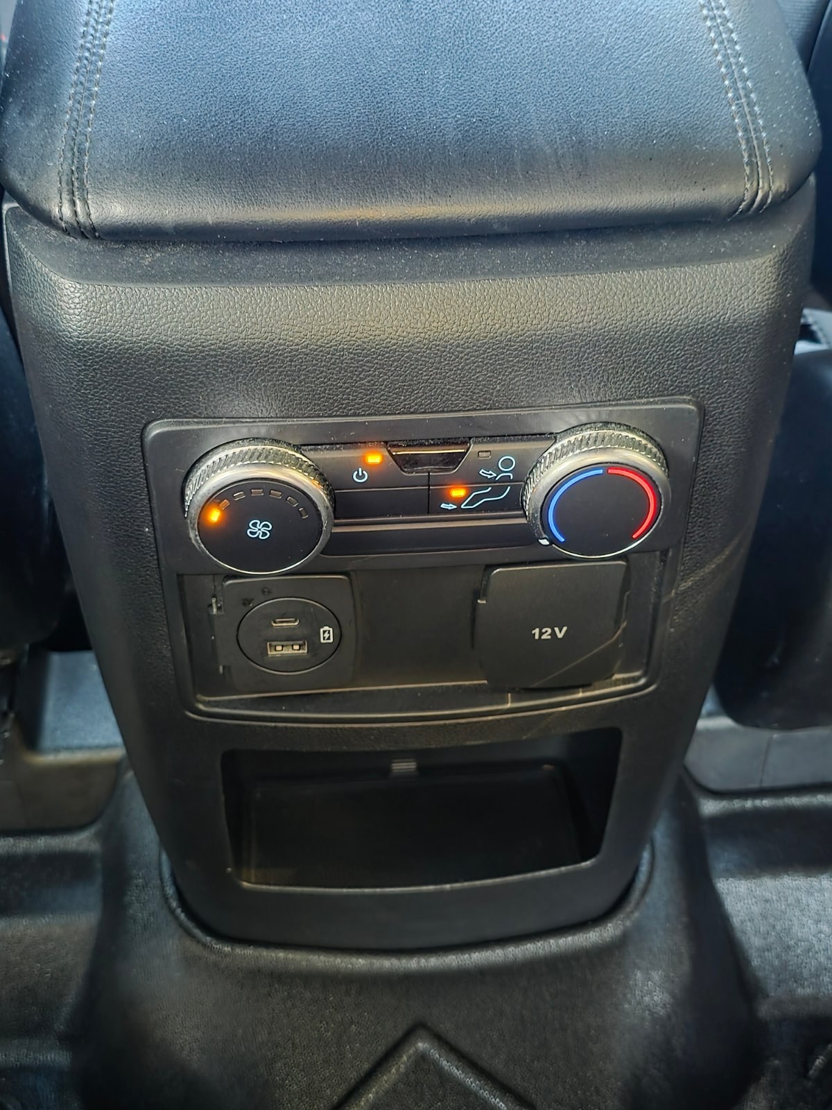 2020 Ford Explorer thumbnail 17