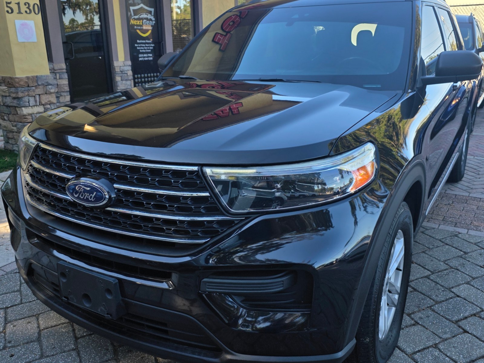 2020 Ford Explorer thumbnail 2