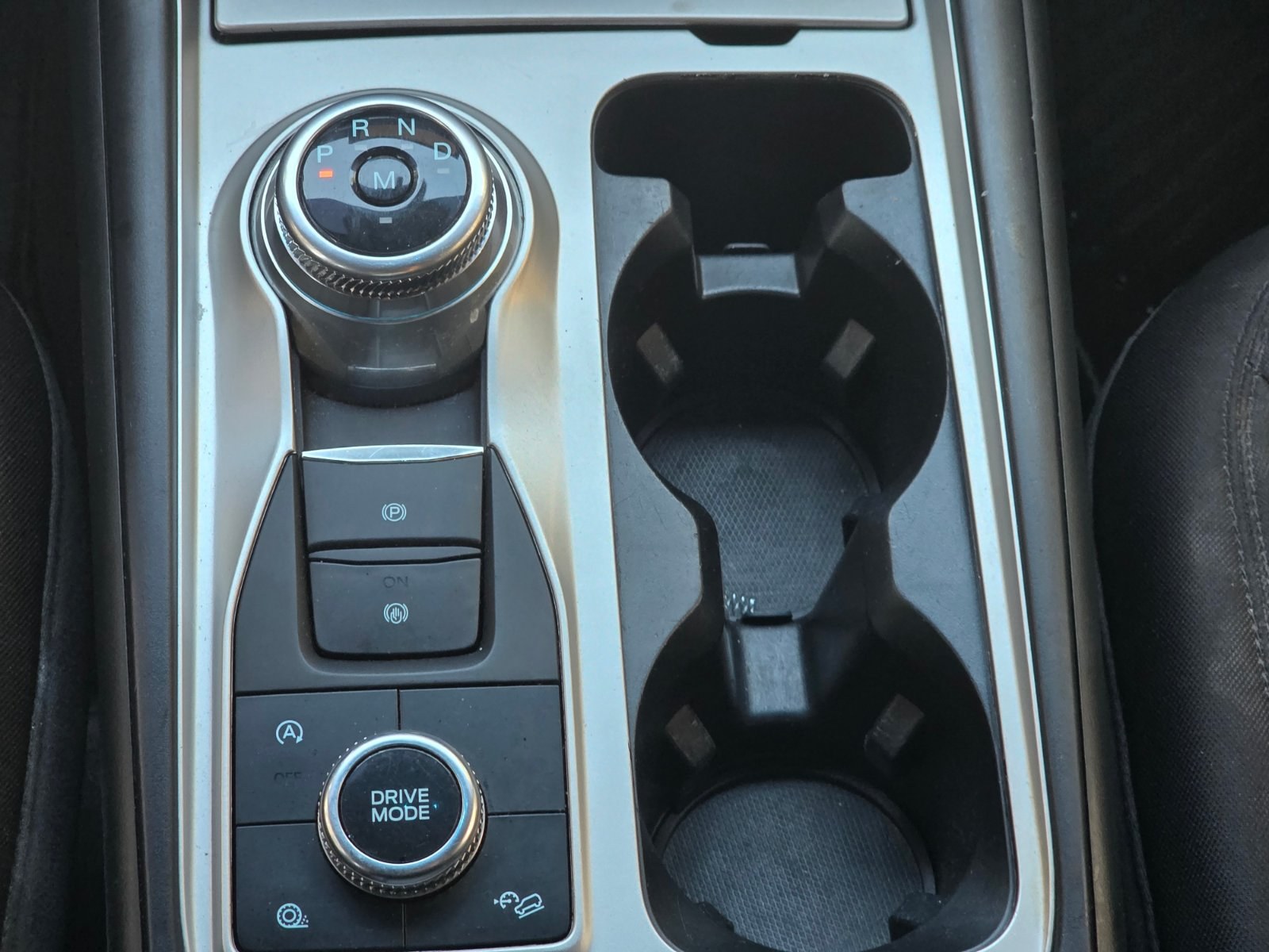 2020 Ford Explorer thumbnail 16
