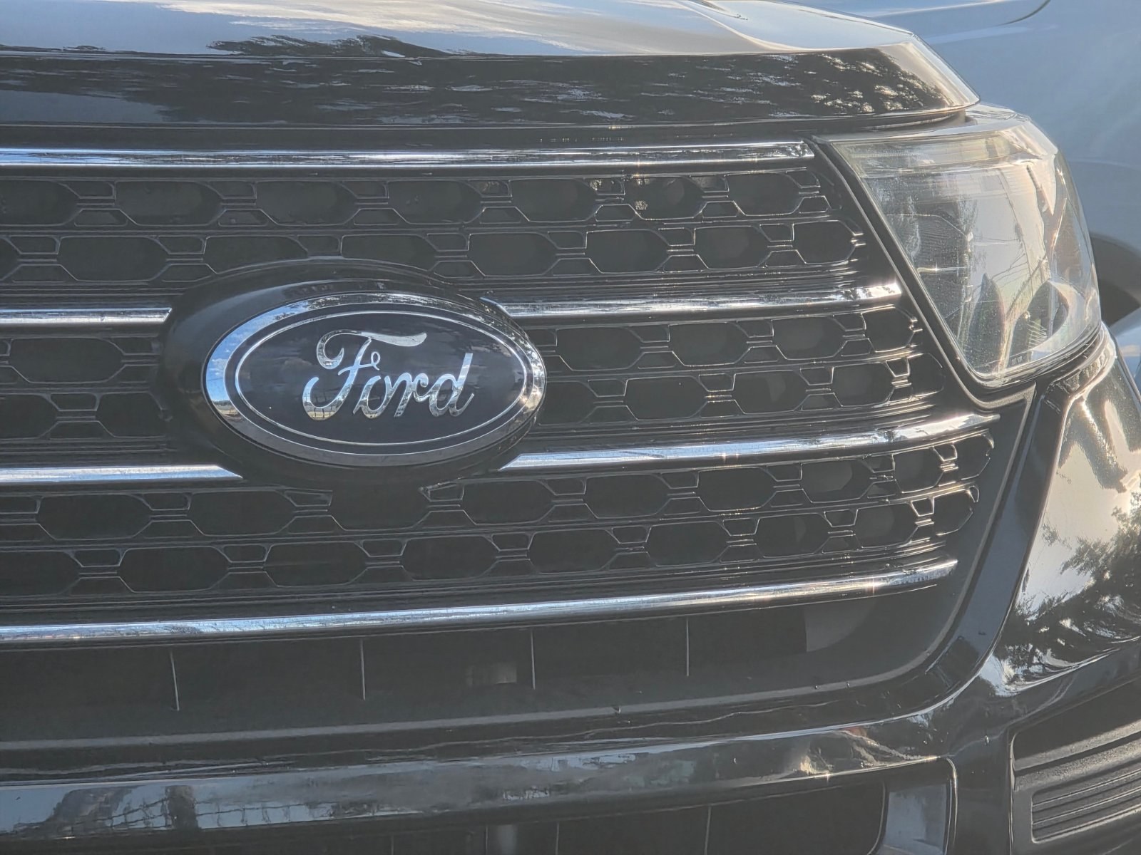 2020 Ford Explorer thumbnail 4