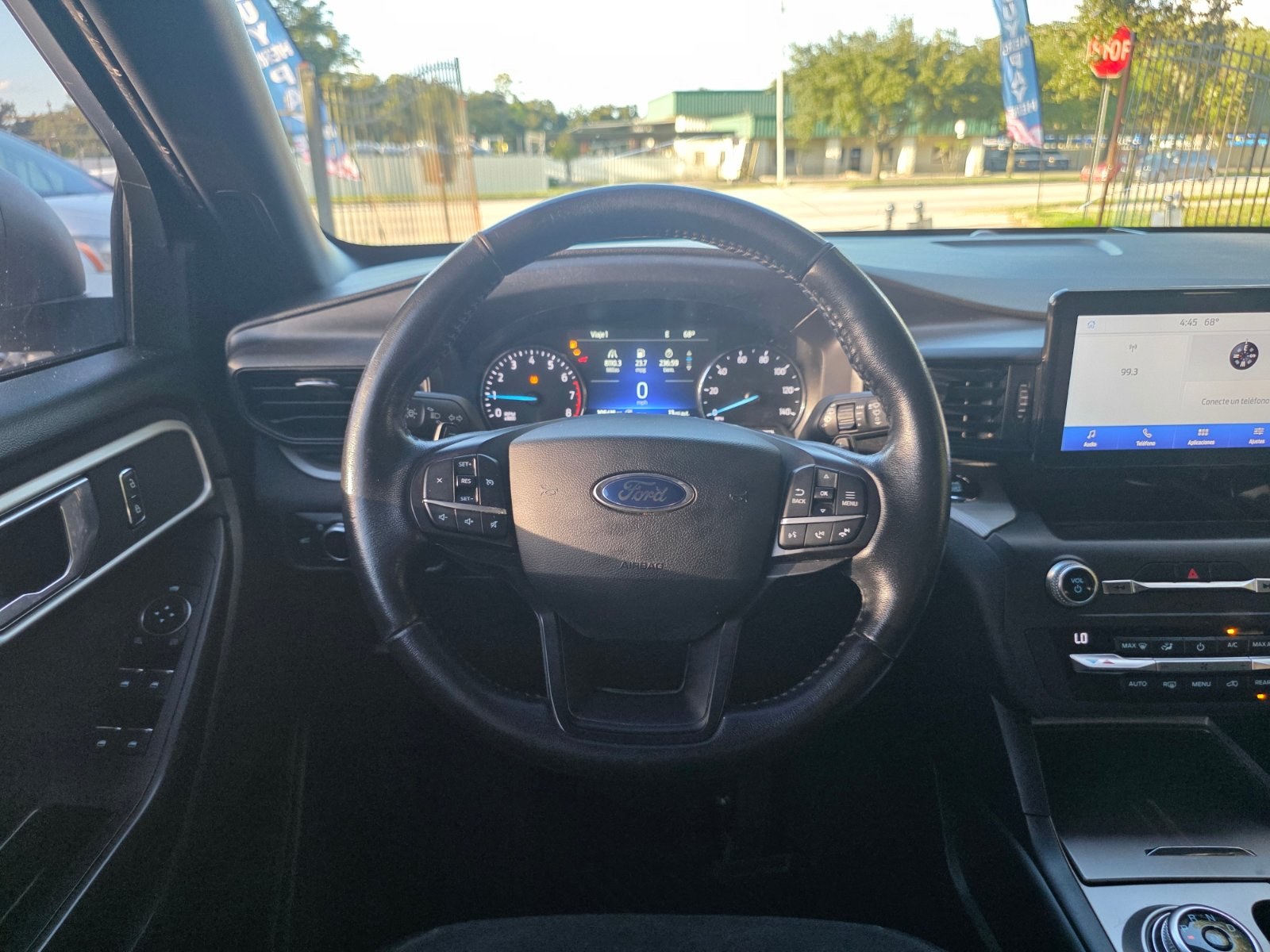 2020 Ford Explorer thumbnail 15