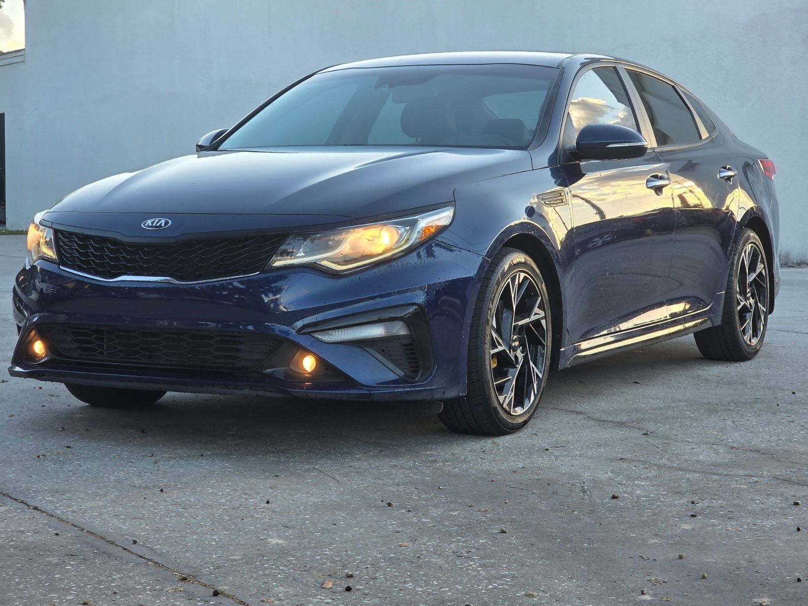 2020 Kia Optima thumbnail 2