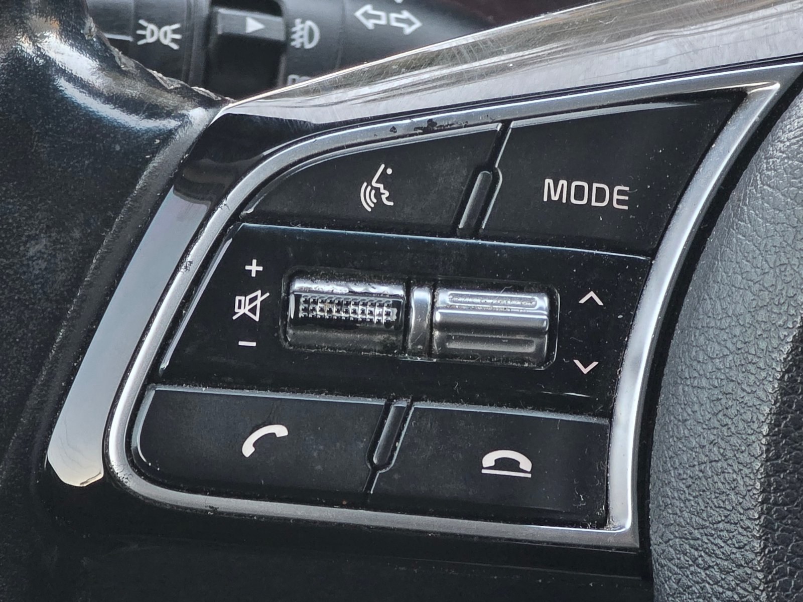 2020 Kia Optima thumbnail 15