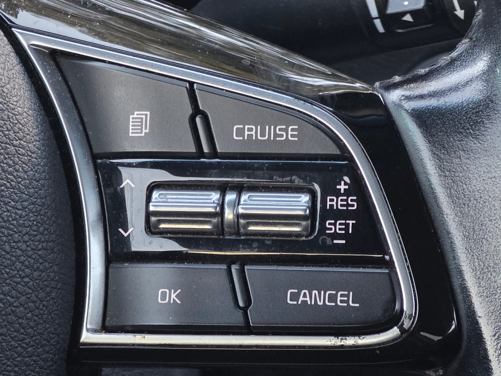 2020 Kia Optima thumbnail 16