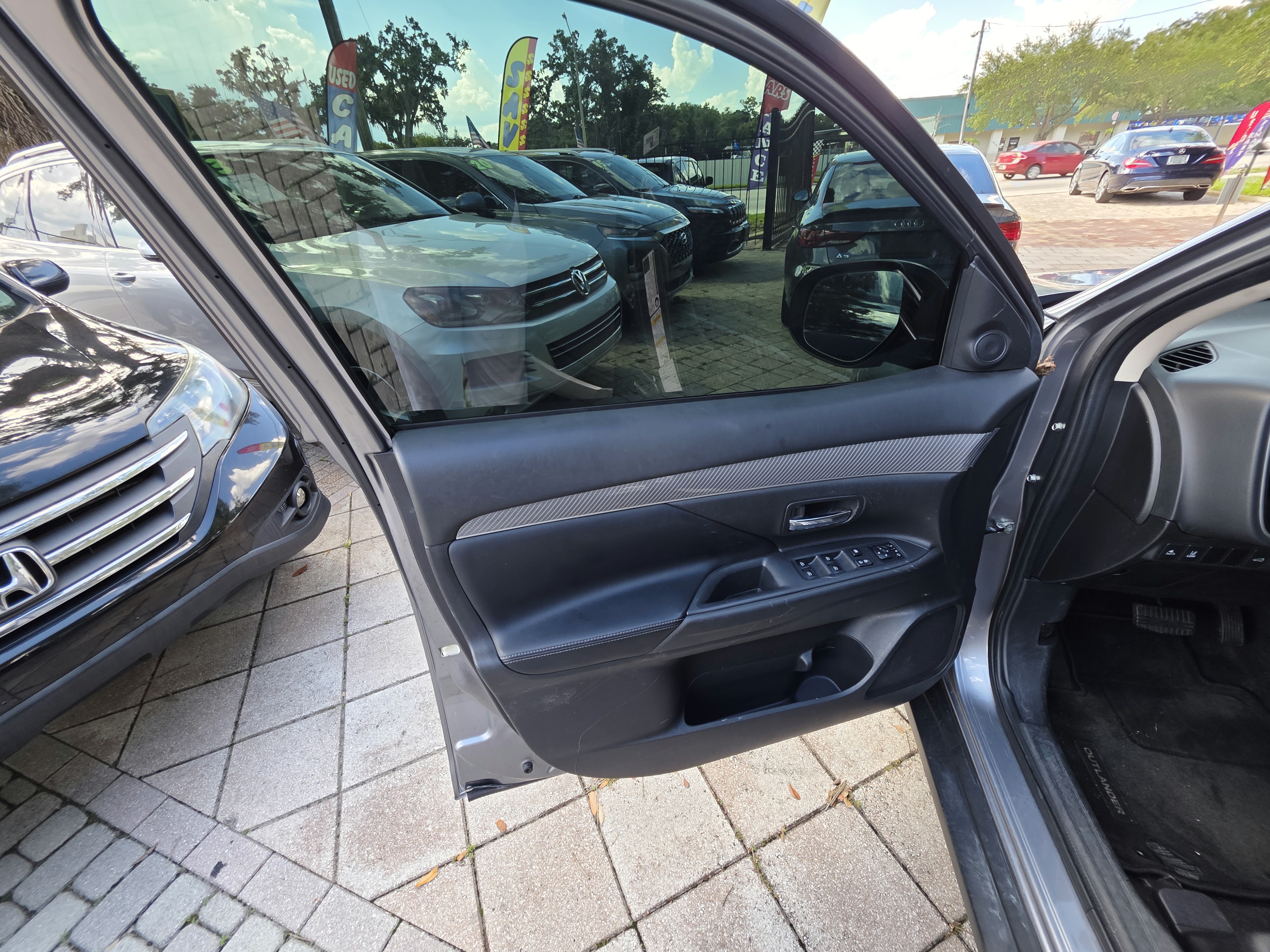 2020 Mitsubishi Outlander thumbnail 12