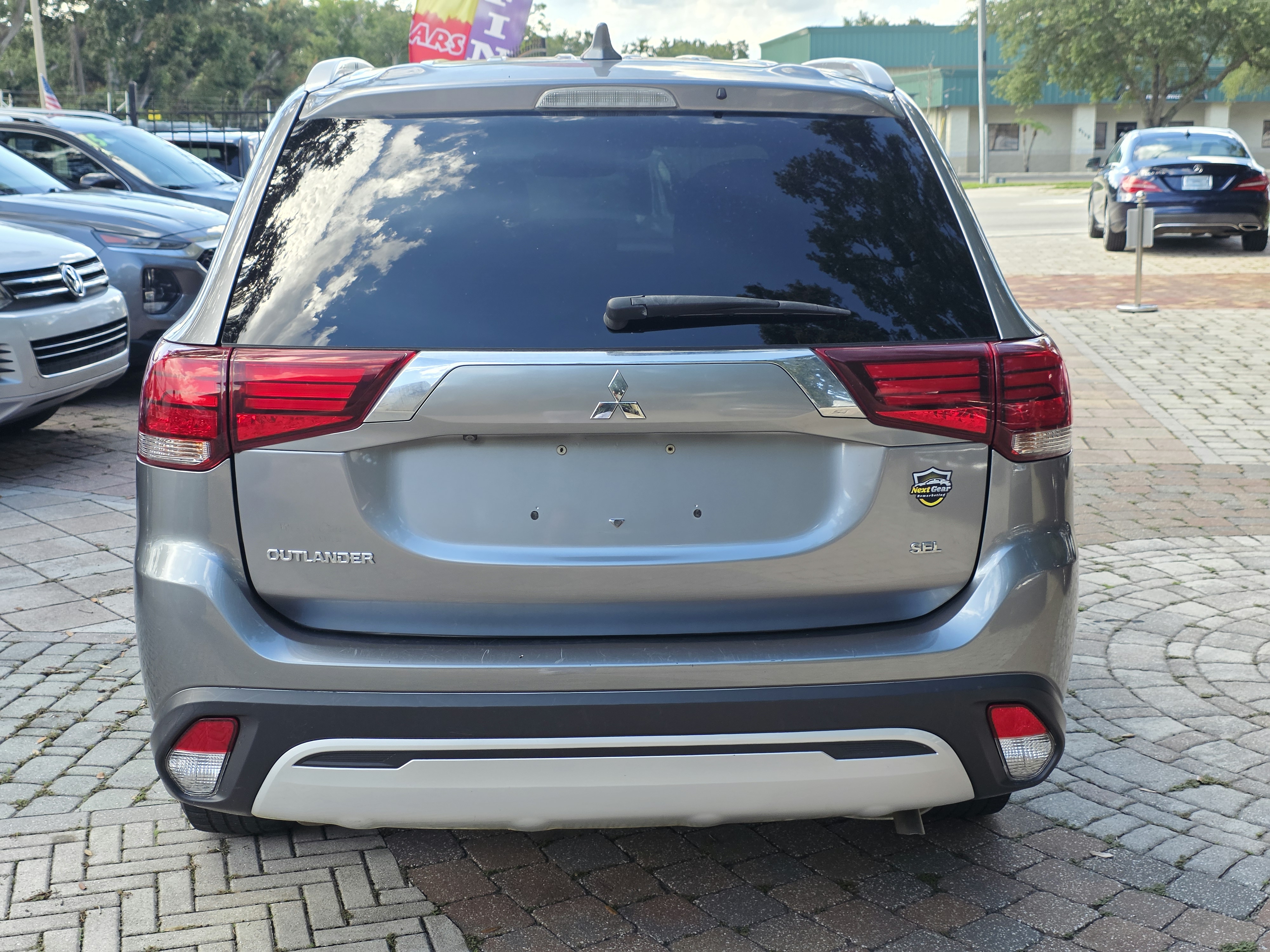 2020 Mitsubishi Outlander thumbnail 8