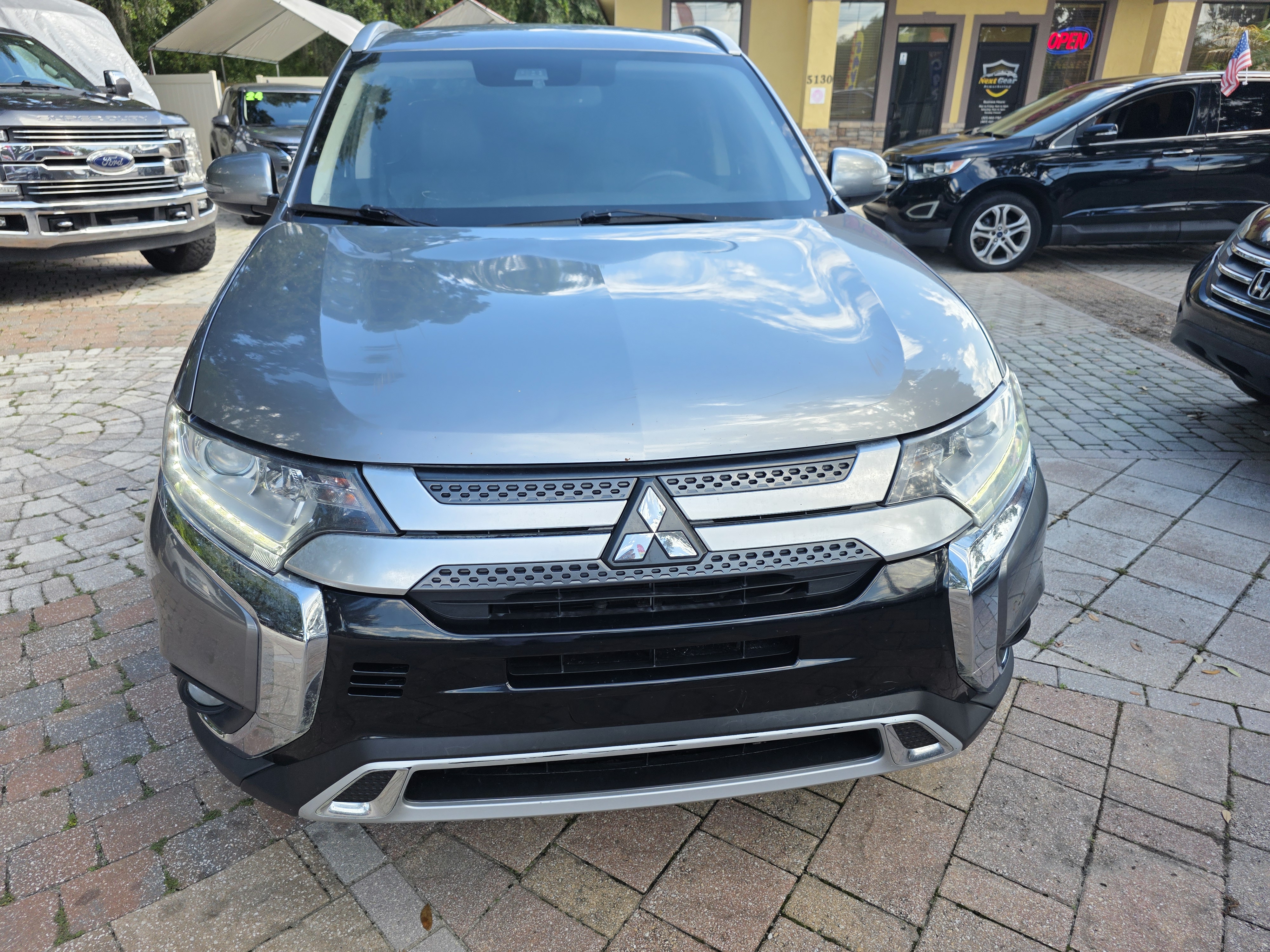 2020 Mitsubishi Outlander thumbnail 4