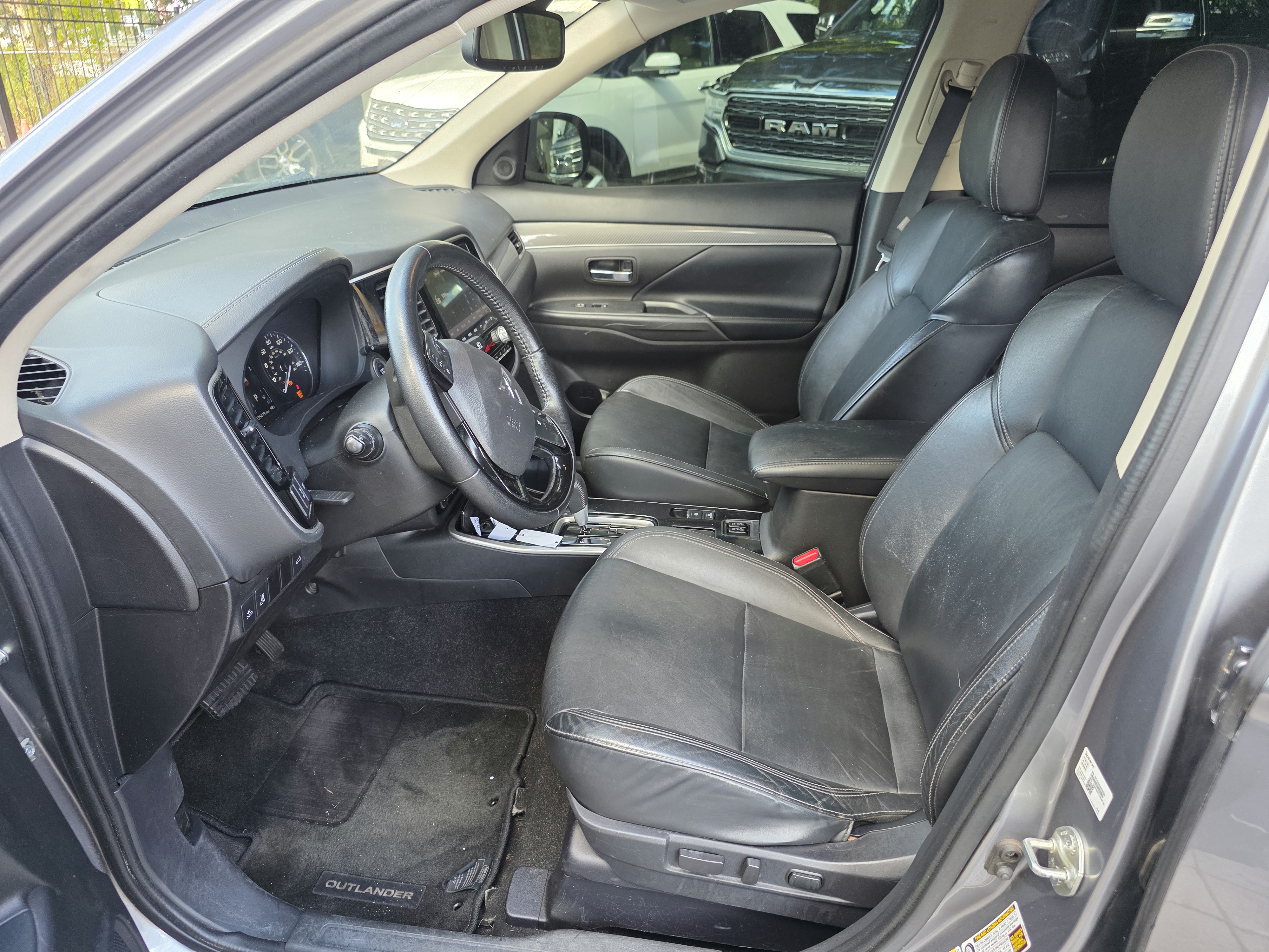 2020 Mitsubishi Outlander thumbnail 13