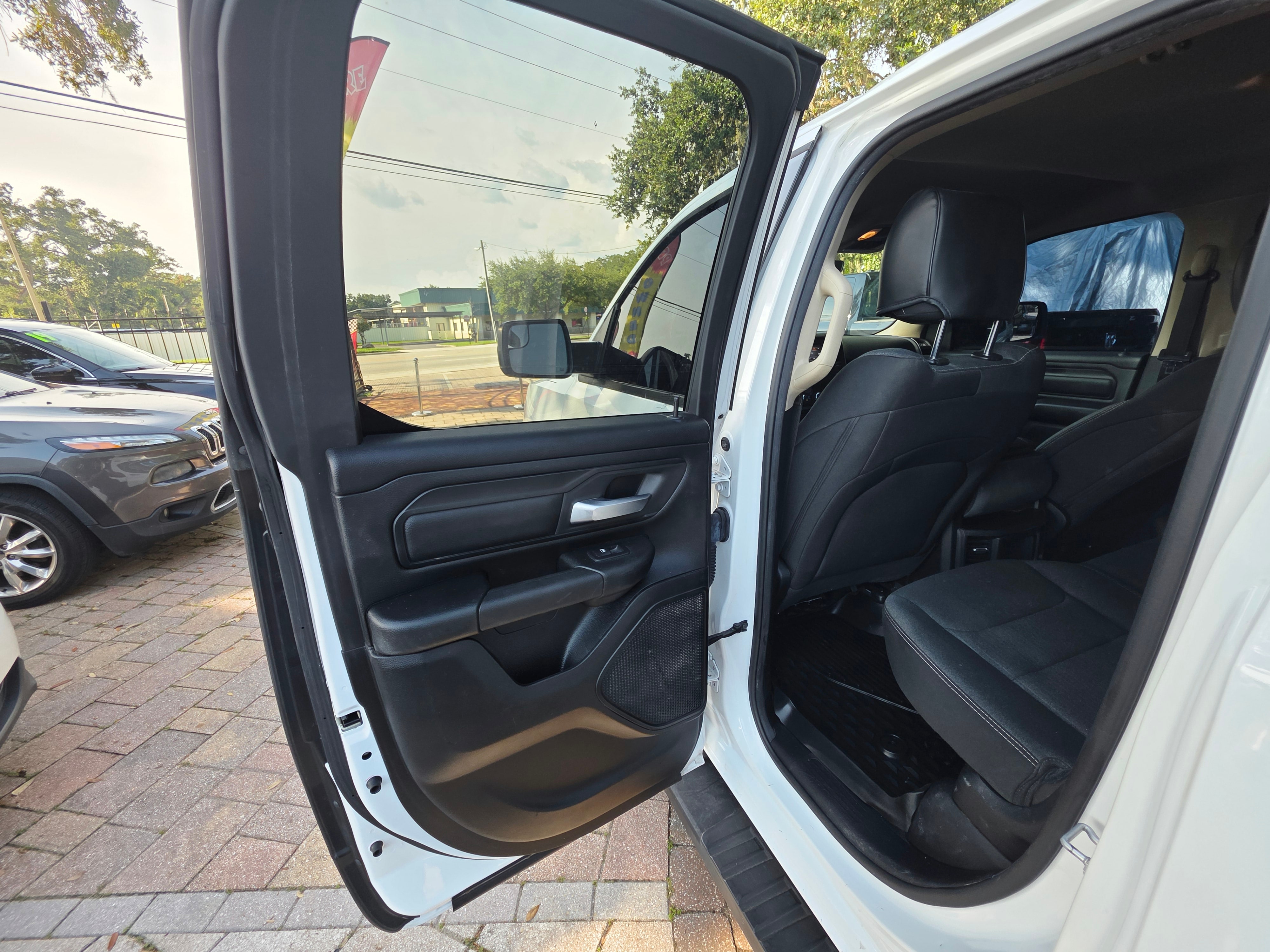 2020 Ram 1500 thumbnail 10