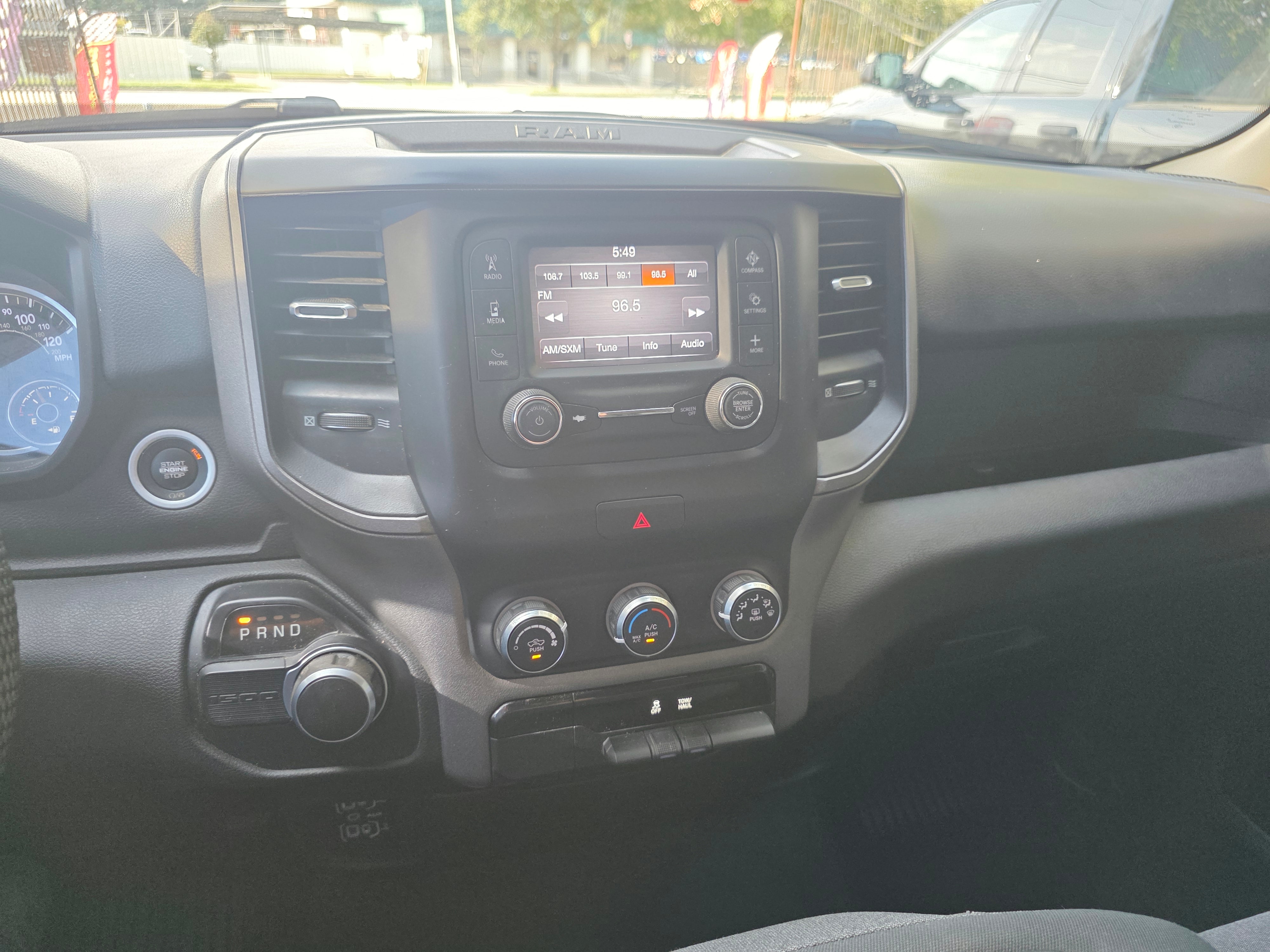 2020 Ram 1500 thumbnail 17