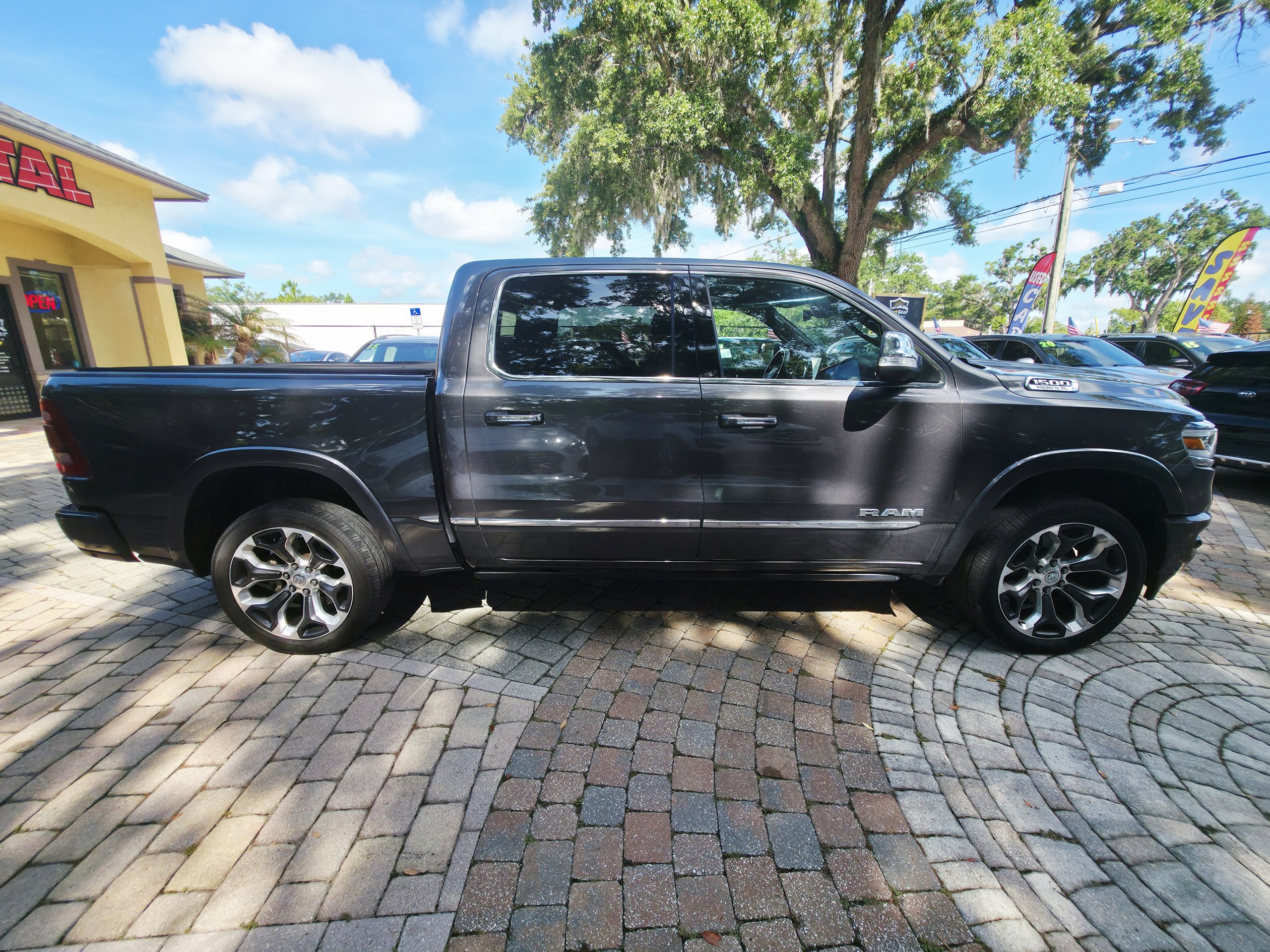 2020 RAM 1500 thumbnail 5