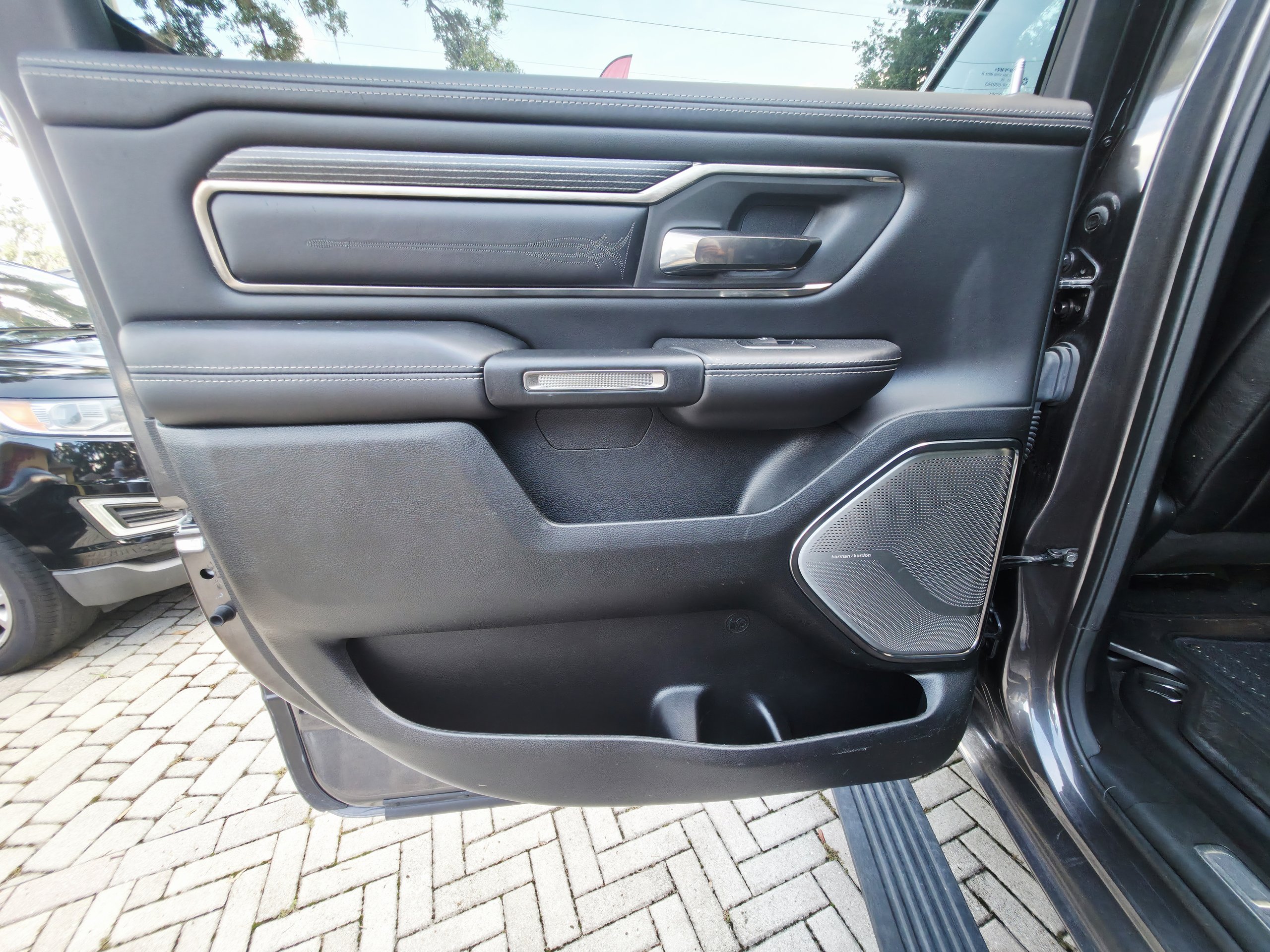 2020 RAM 1500 thumbnail 22