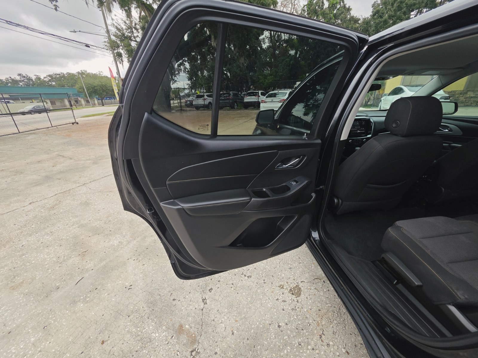 2021 Chevrolet Traverse thumbnail 12