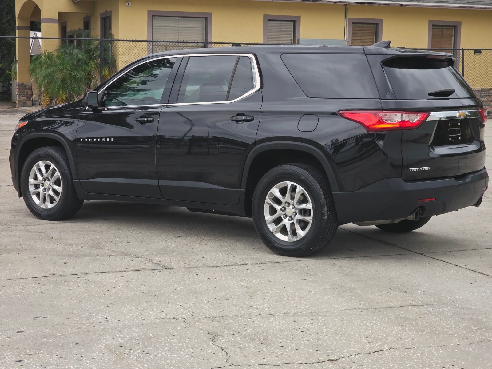 2021 Chevrolet Traverse thumbnail 7