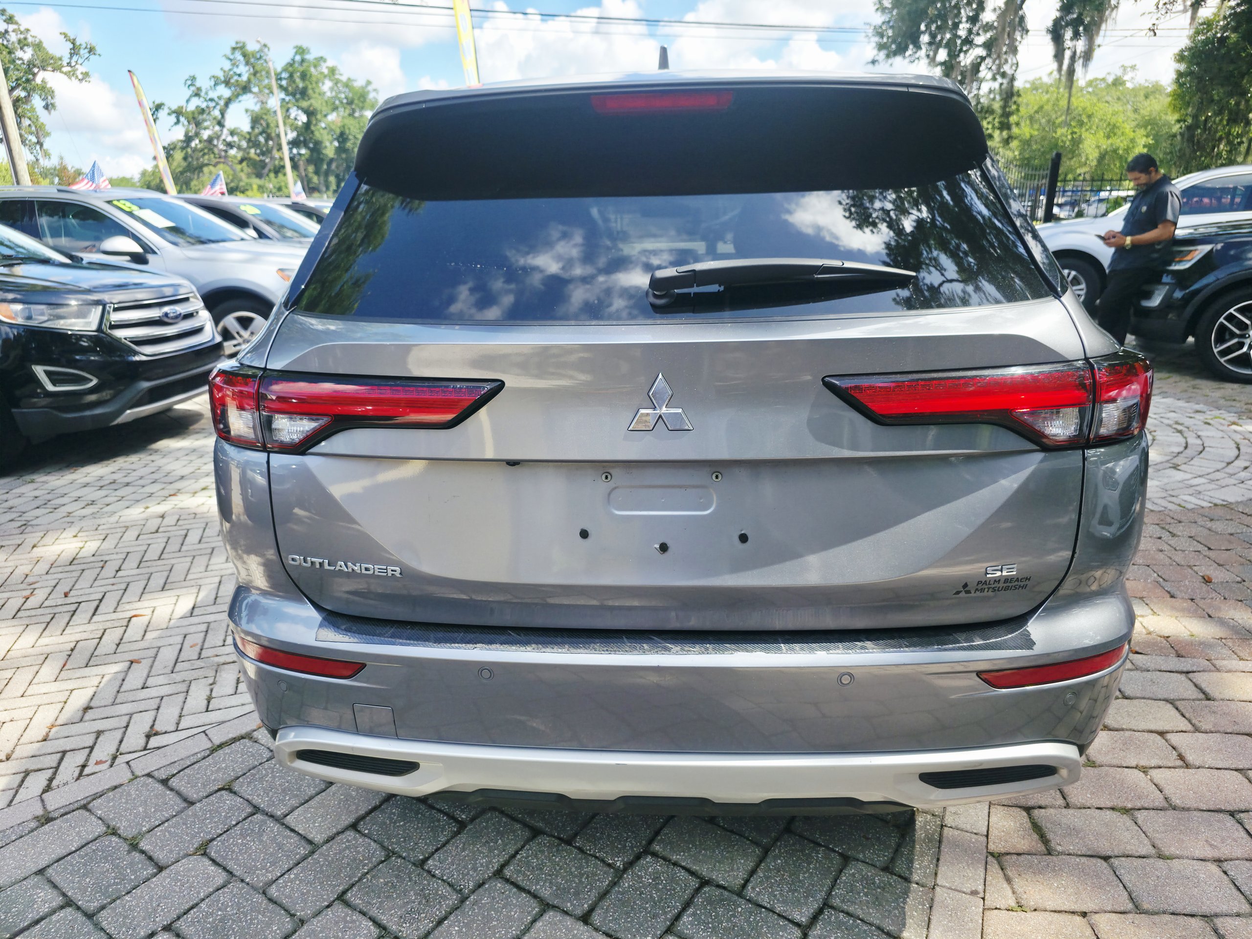 2024 Mitsubishi Outlander thumbnail 11