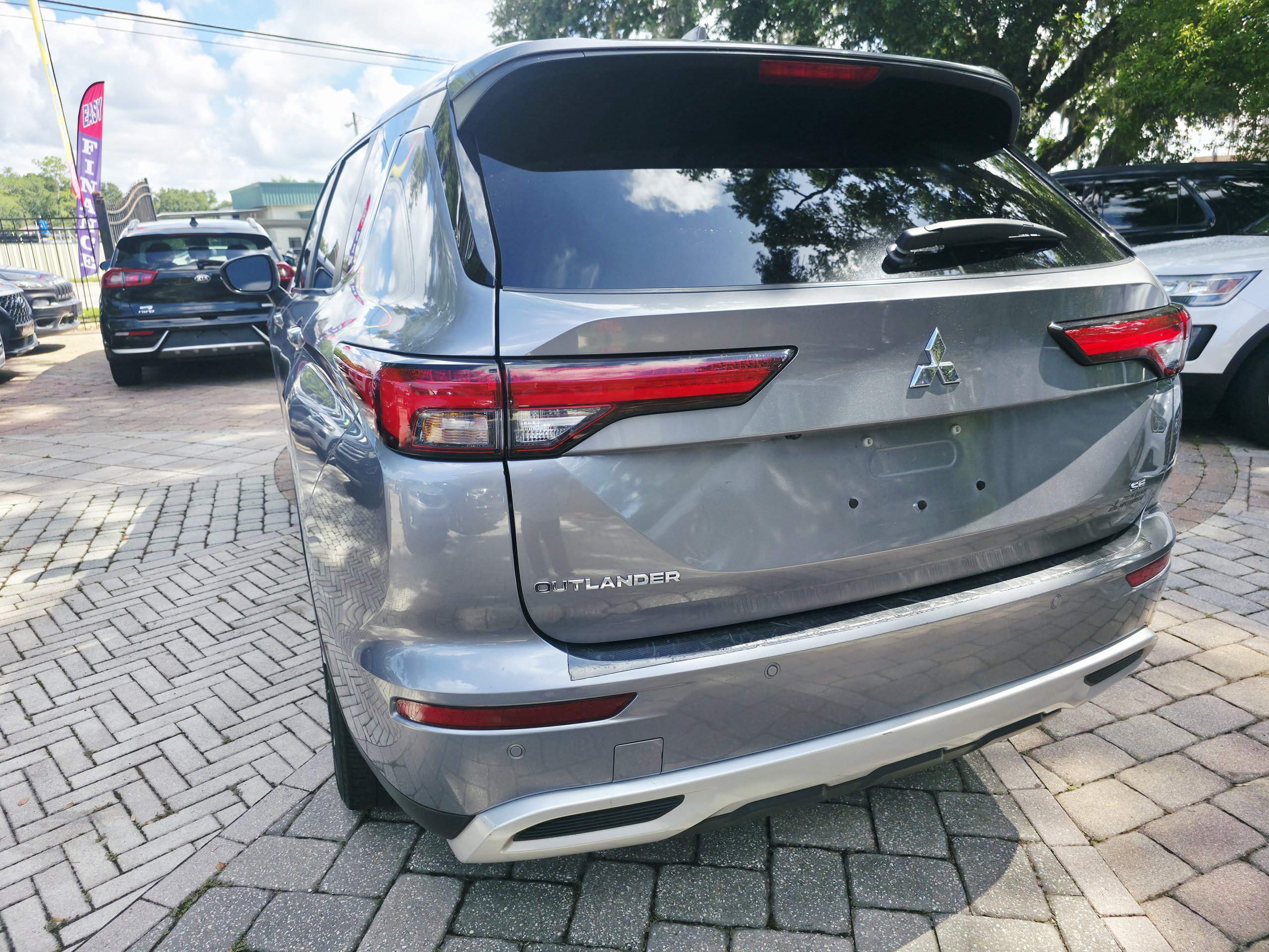 2024 Mitsubishi Outlander thumbnail 12